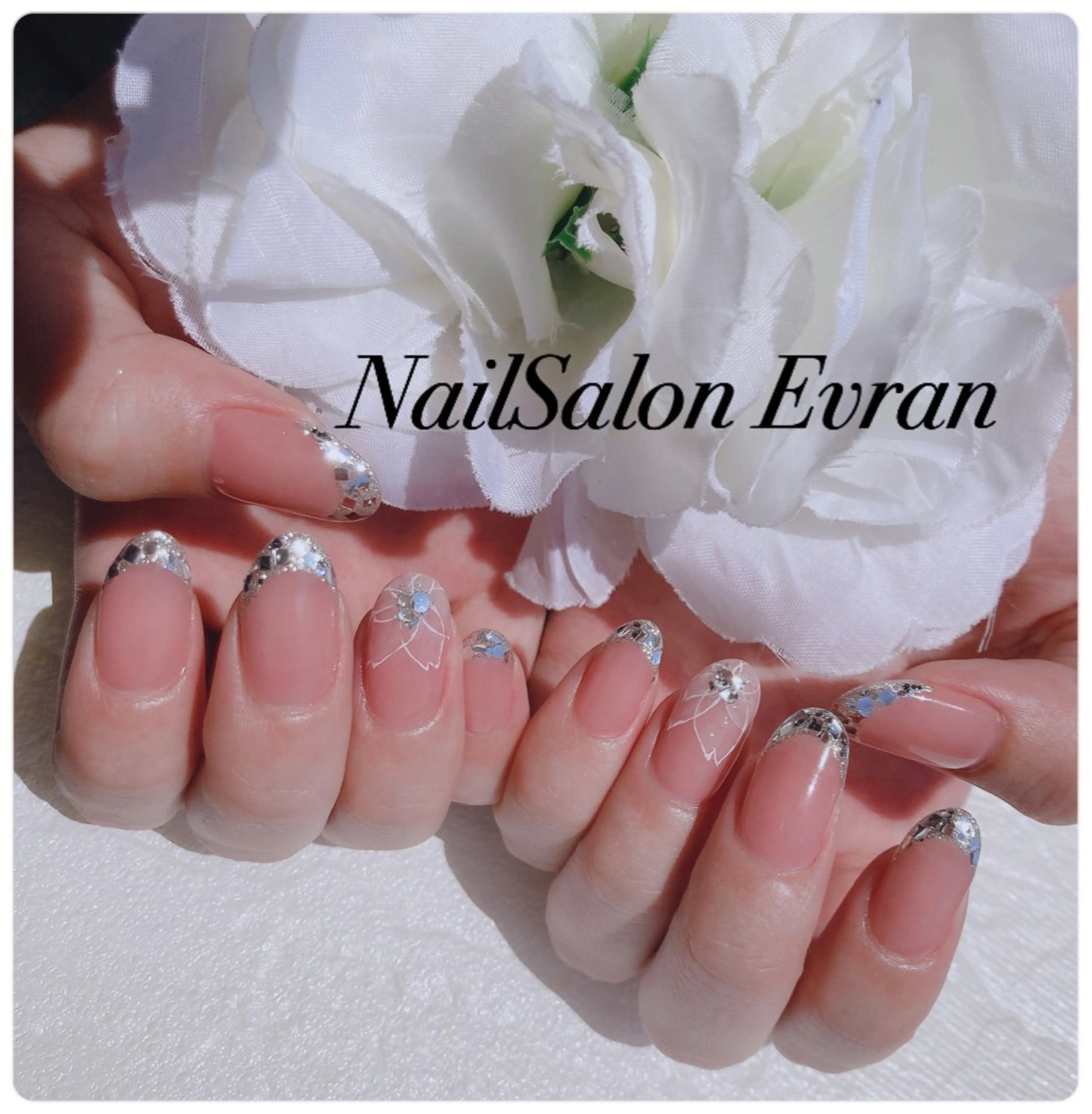 ネイル アートネイル フレンチネイル マグネットネイル 持ち込み ニュアンスネイル Nail salon Evranのネイルデザイン
