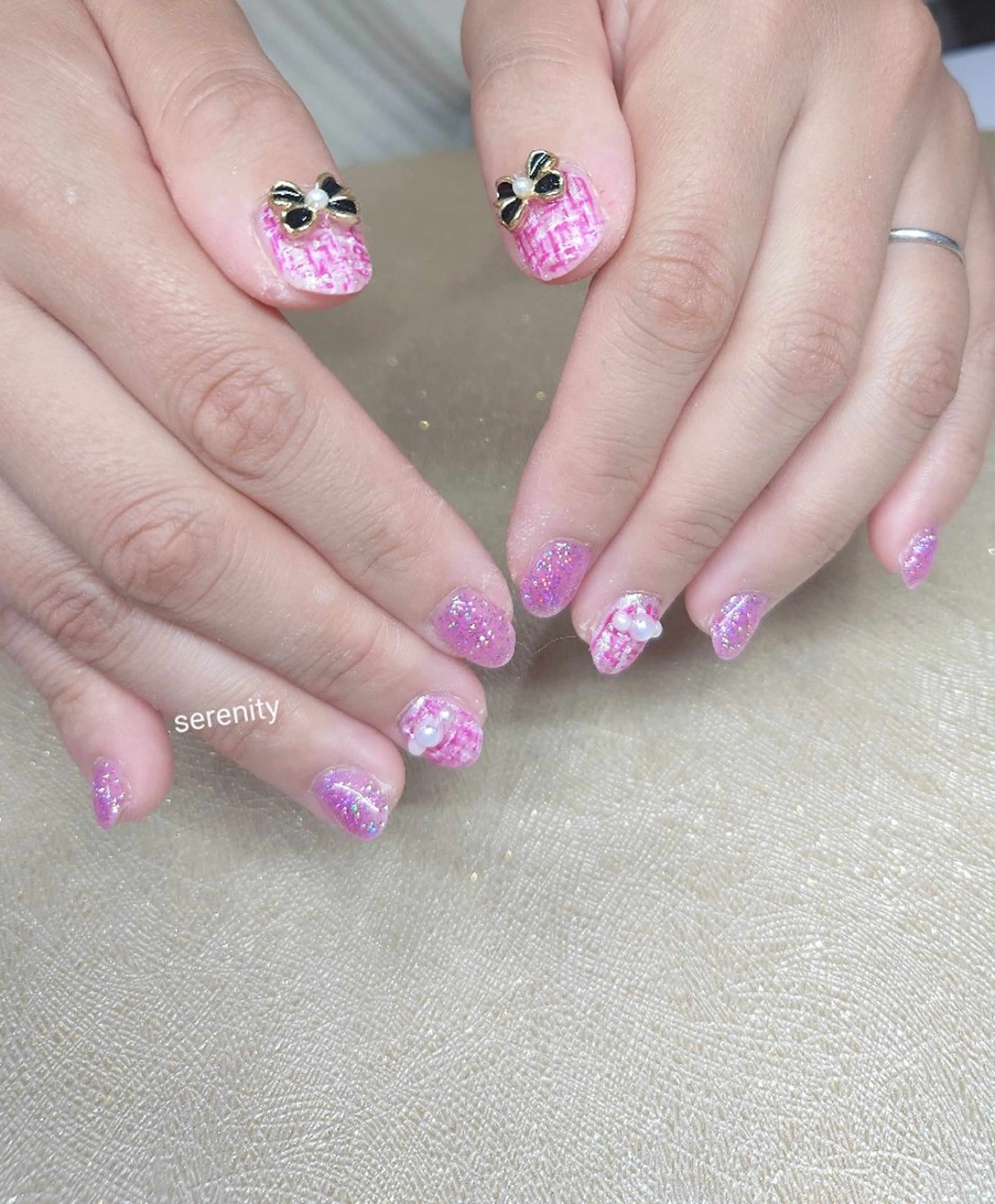 ネイル ラメ(グリッター) リボン ツイードネイル nail  serenityのネイルデザイン