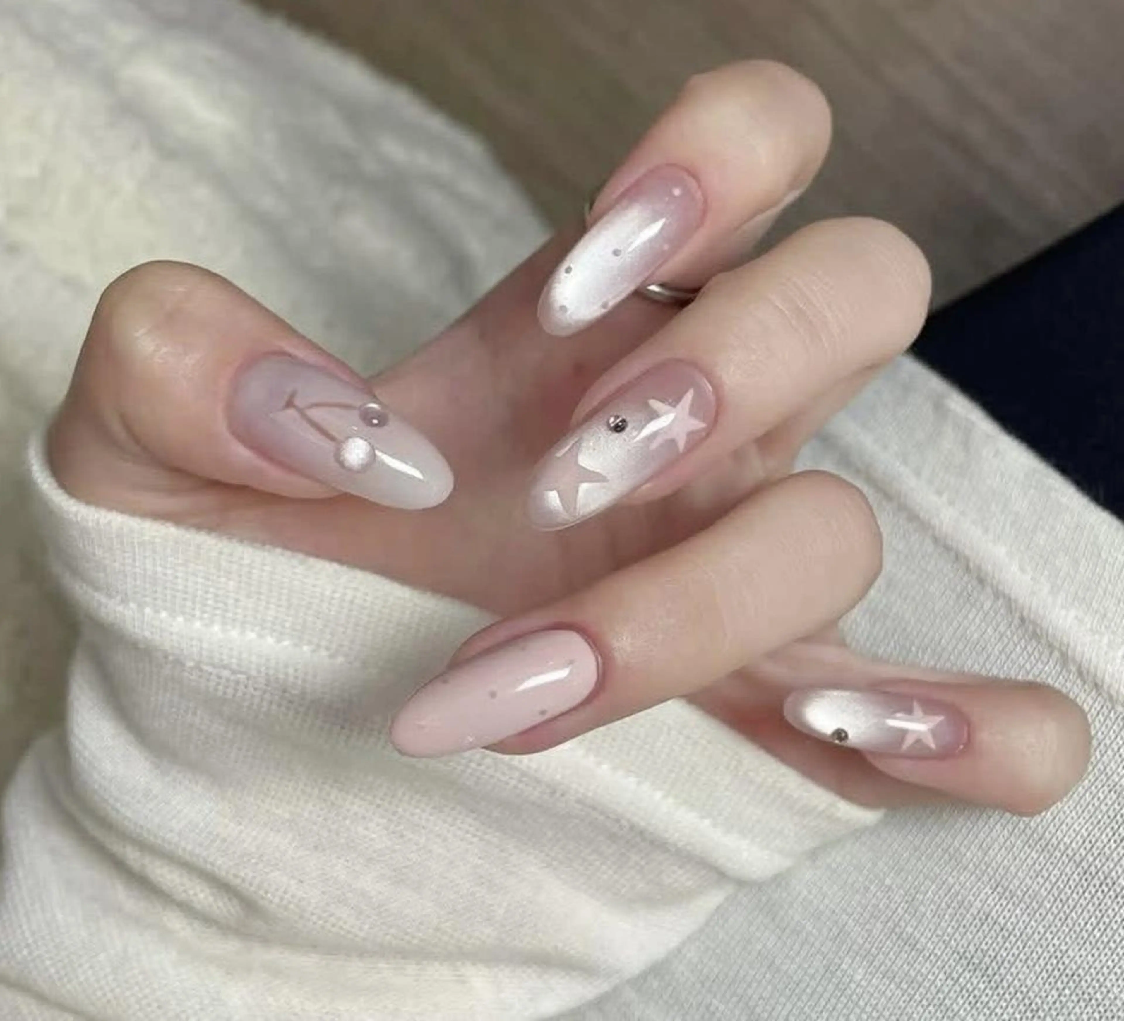 ロング 韓国風ヘア ハンドネイル 波 なみのネイルデザイン