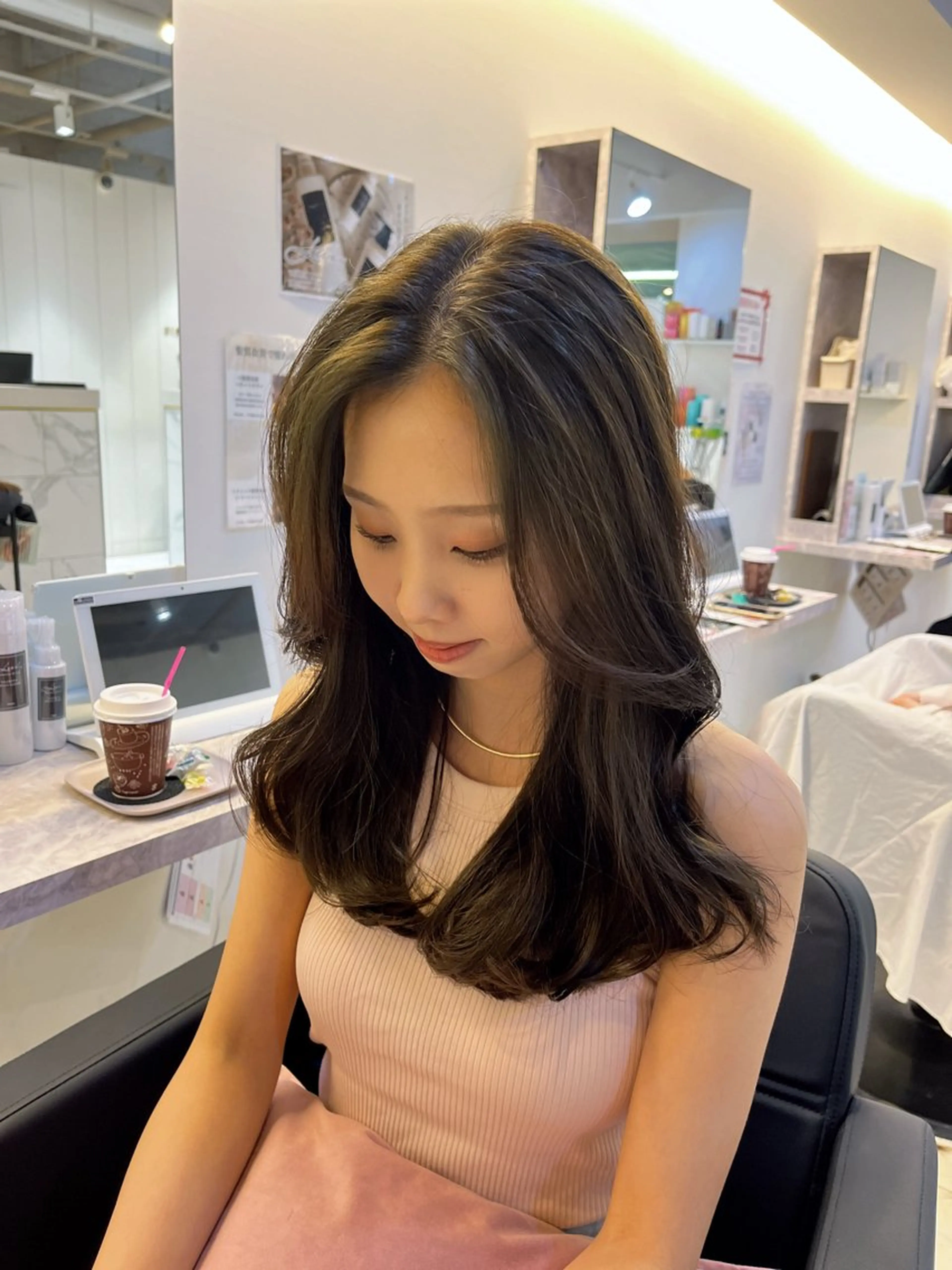 ロング 透明感カラー/大阪 Rieのヘアスタイル