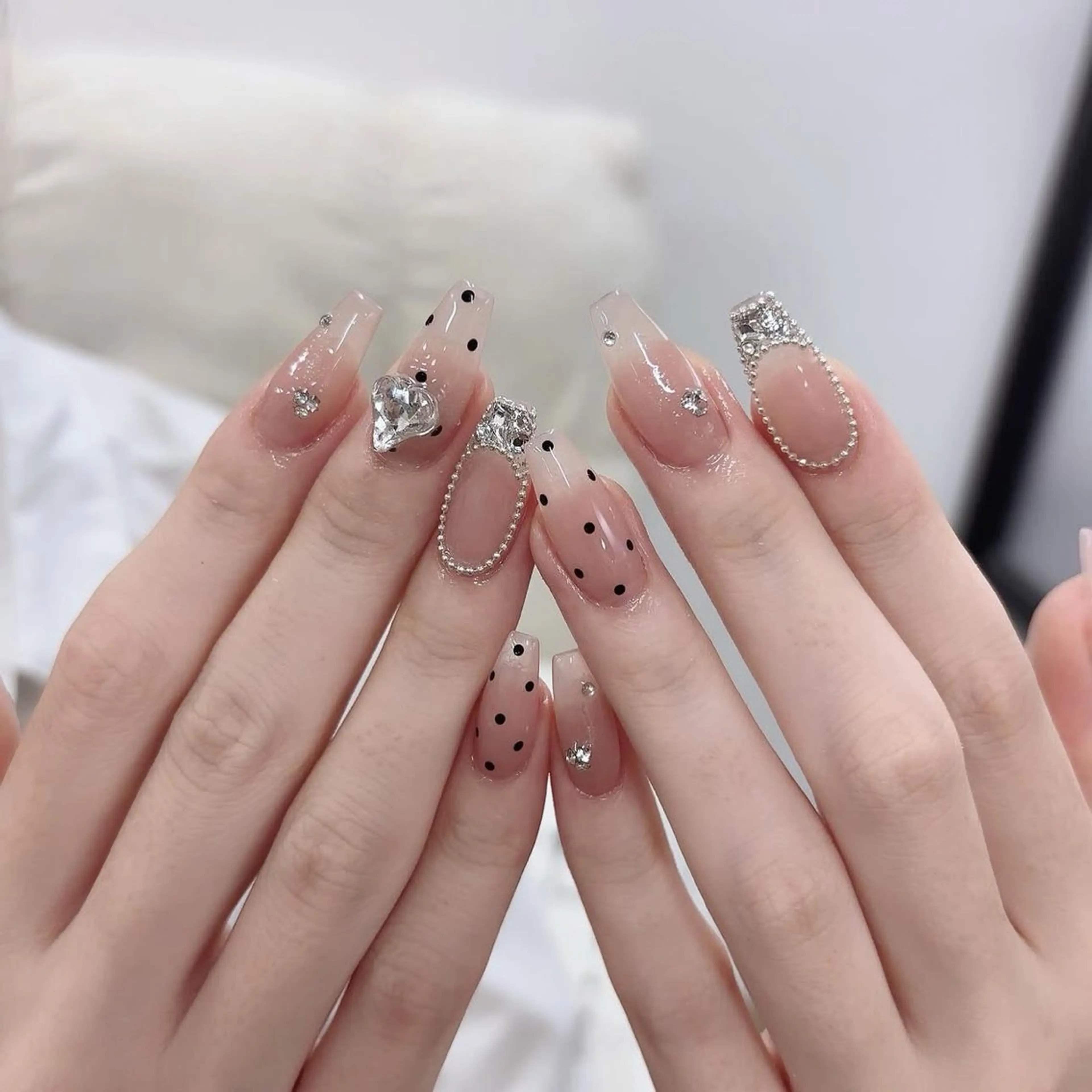 ネイル ハンドネイル ハンドケア Nova Nail Nambaのネイルデザイン