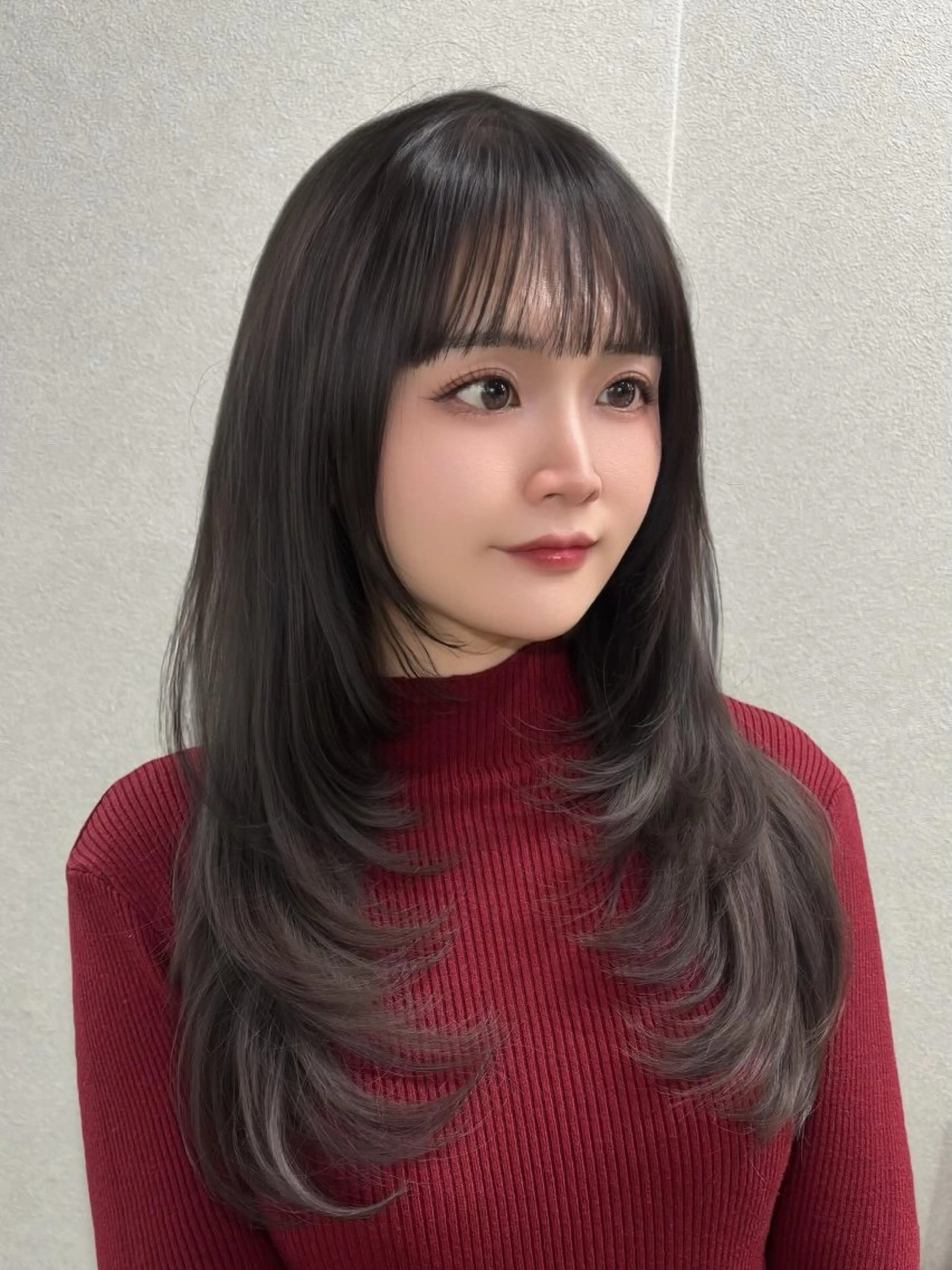 ロング カラー 切りっぱなしボブ ベージュカラー ブリーチ ブラウンカラー チョコレートブラウン カット ヘアカラー トリートメント 友田 那都のヘアスタイル