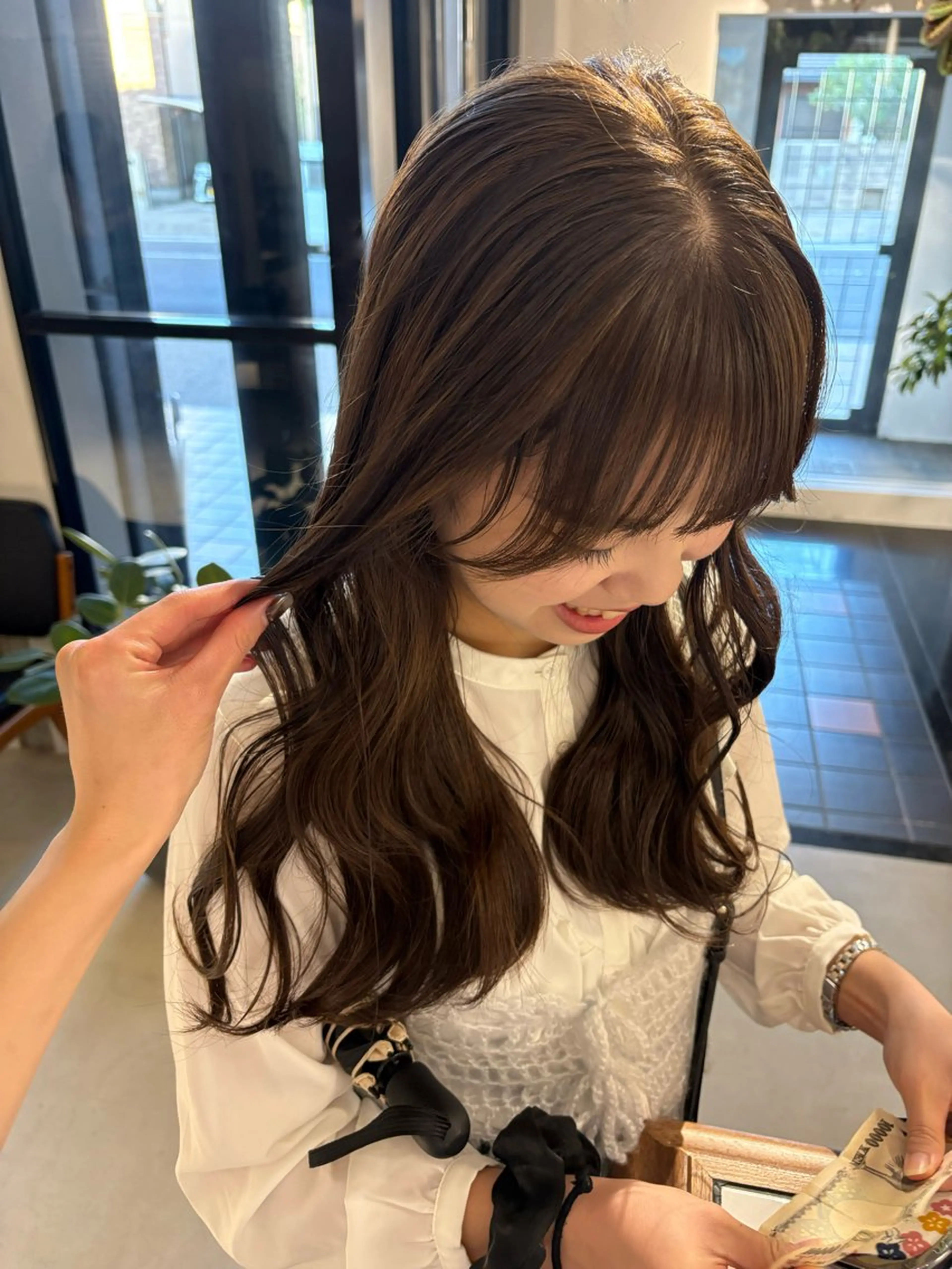 ロング カラー カット ヘアカラー トリートメント Yui⭐️ 透け感カラーのヘアスタイル