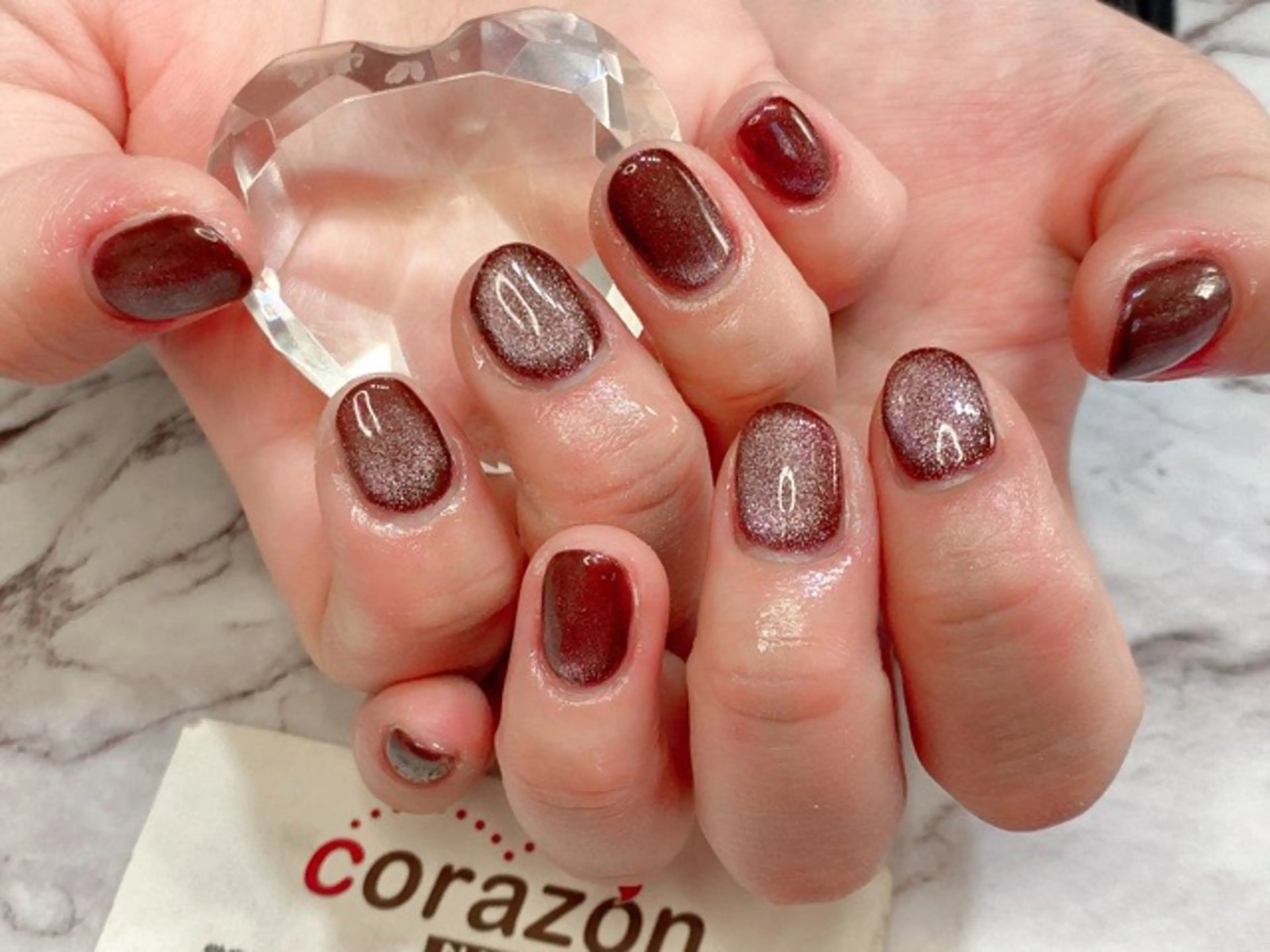 ネイル ブラウン マグネットネイル ワンカラーネイル 赤色 ハンドネイル ネイリスト aicoのネイルデザイン