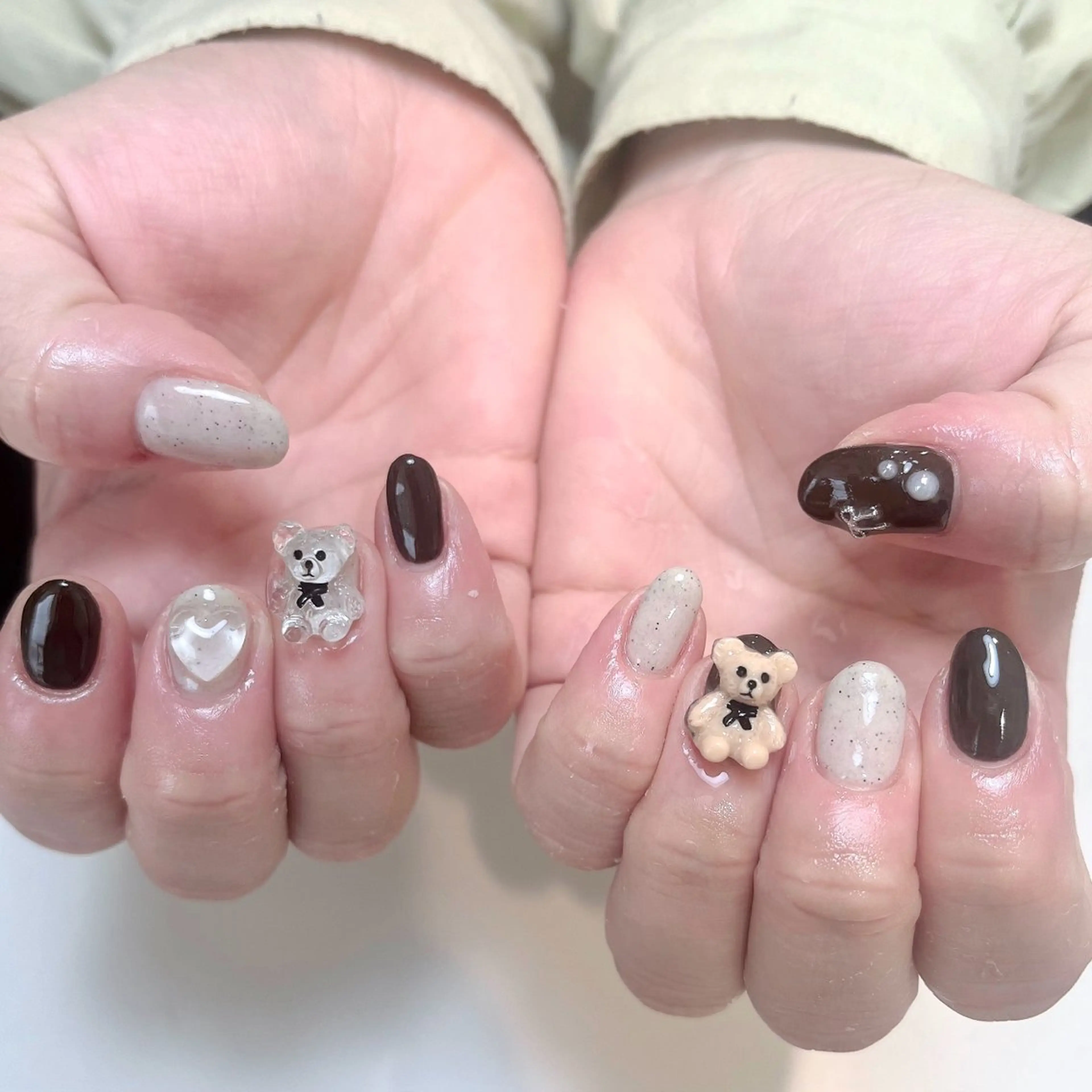 ネイル ワンカラーネイル ハンドネイル GALLARIA Elegante 緑のネイルデザイン