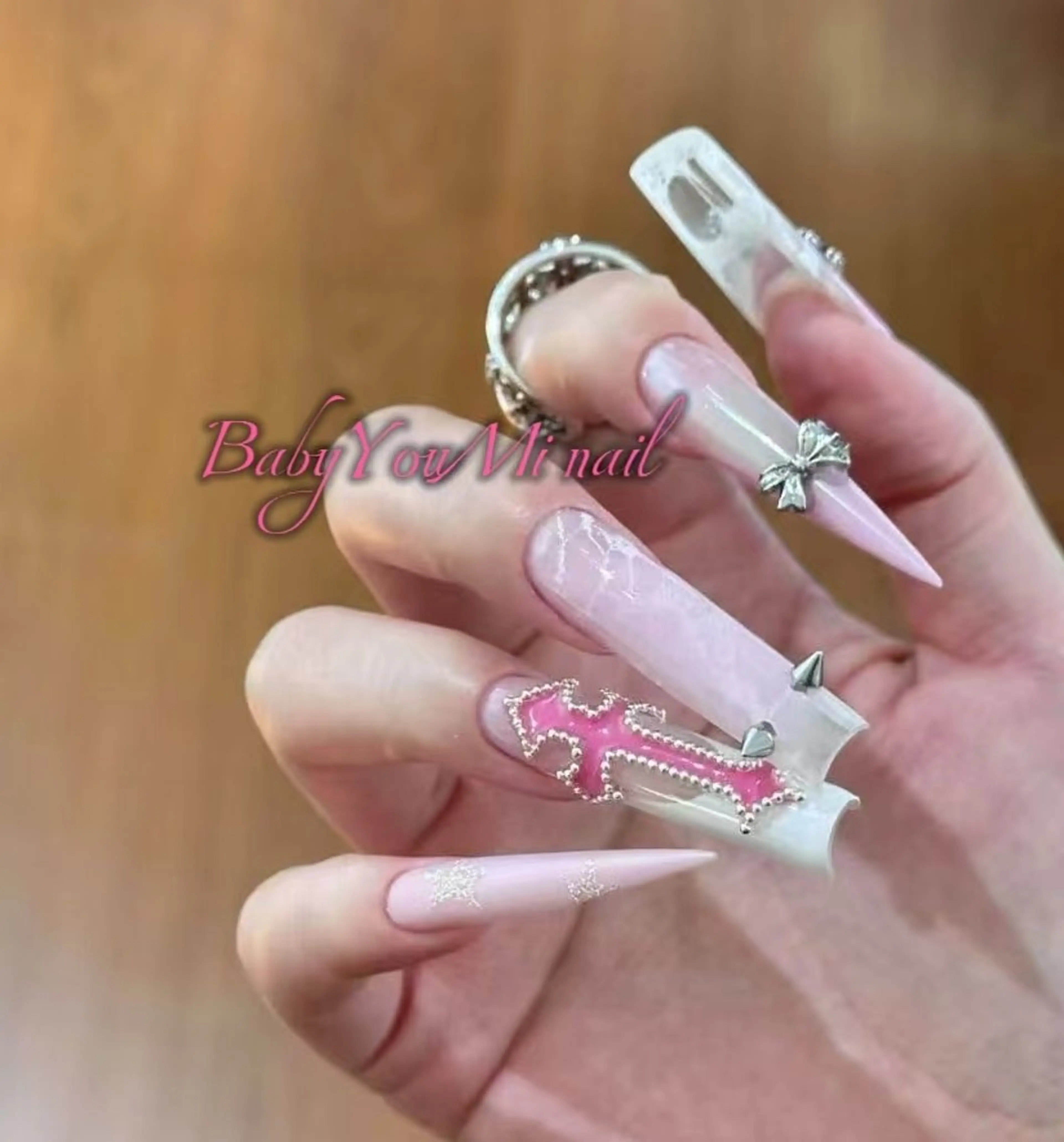 ネイル オーロラネイル フラワーネイル フットネイル フレンチネイル ジェルネイル ハンドネイル Oomiya 服部のネイルデザイン