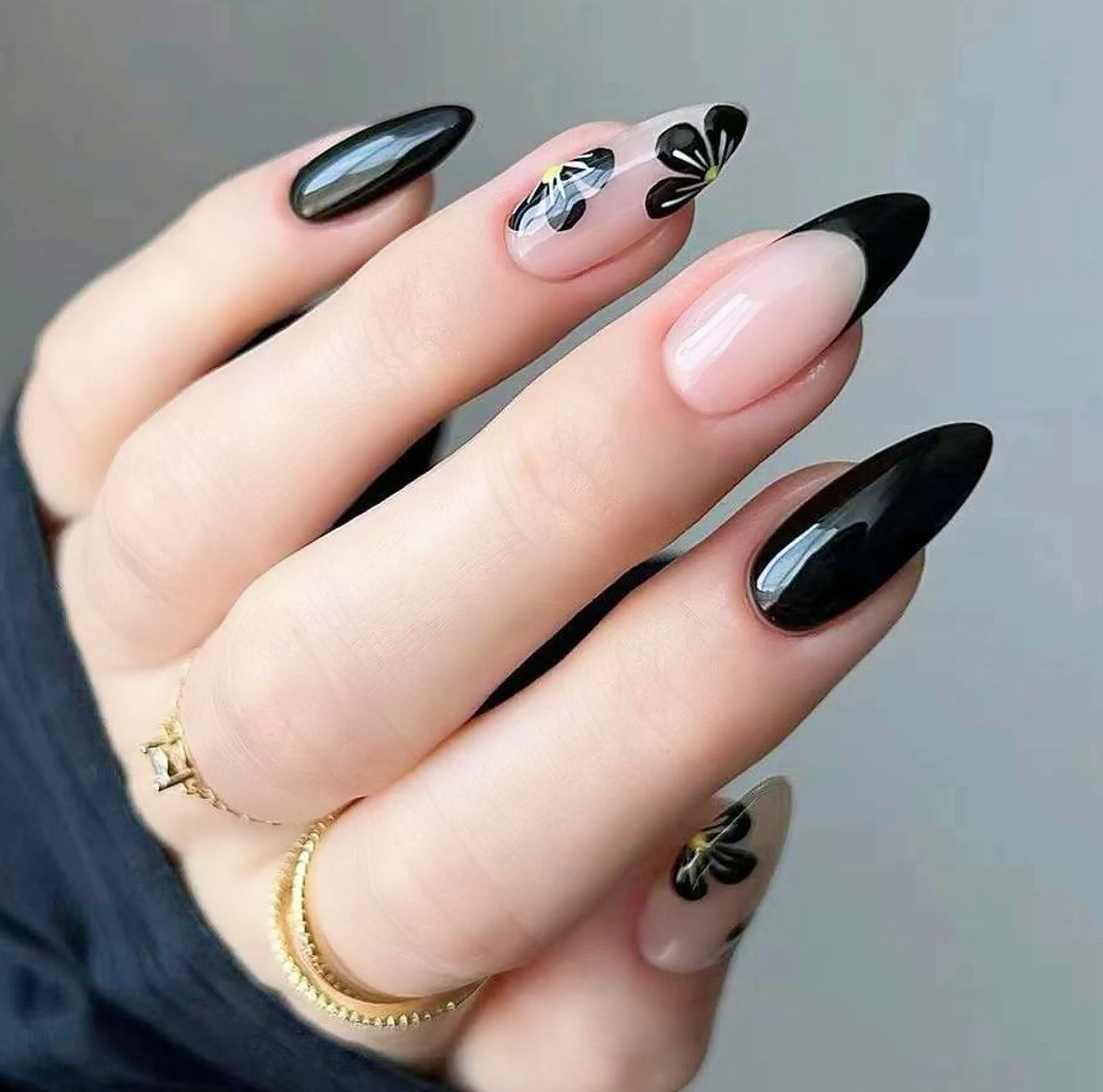 ネイル ハンドネイル MoonNail ユリ🌸のネイルデザイン