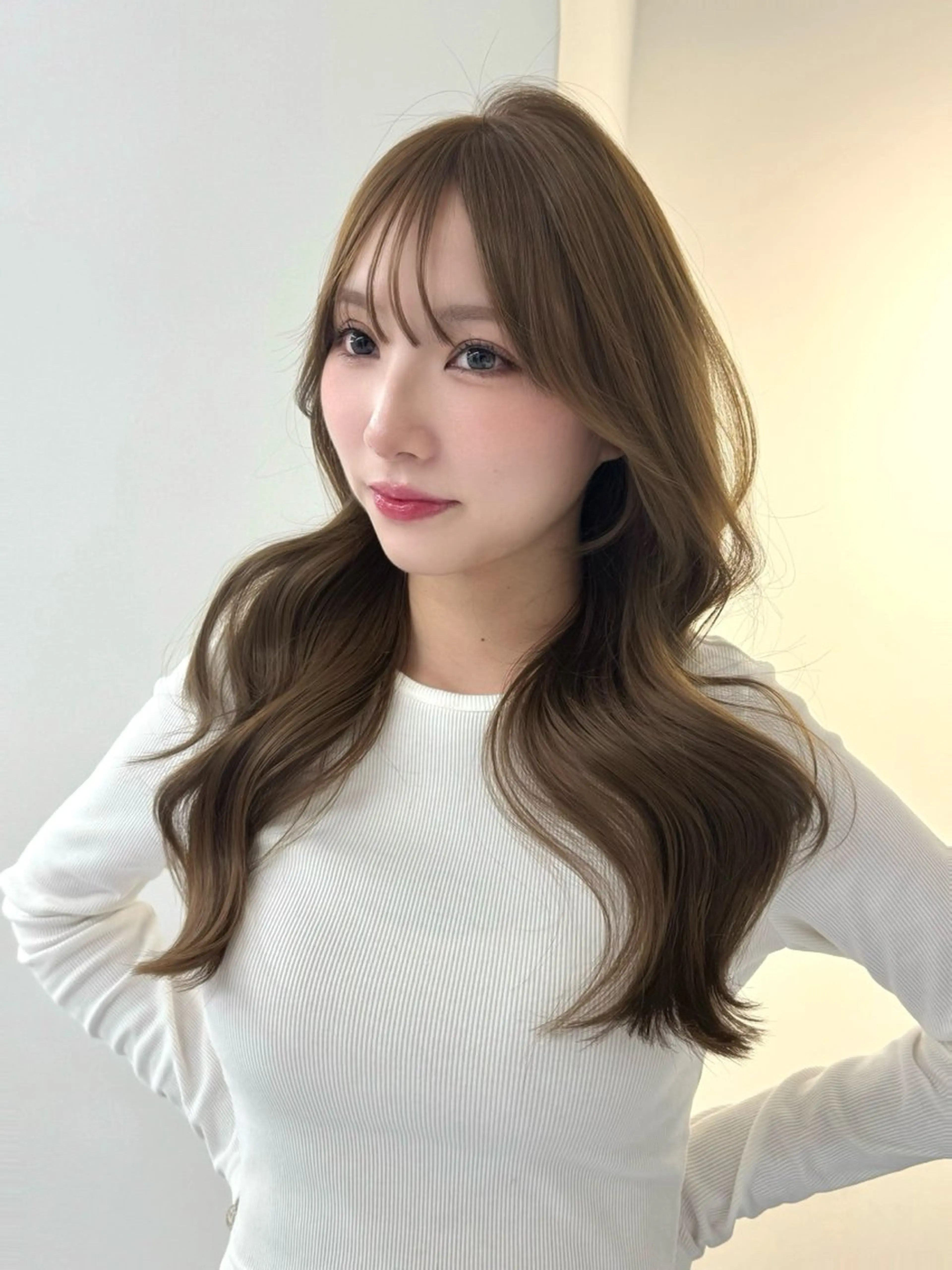 ロング カラー ベージュカラー ブリーチ ケアブリーチ デザインカラー ダブルカラー カット ヘアカラー TATSUブリーチ/ ミルクティーベージュのヘアスタイル