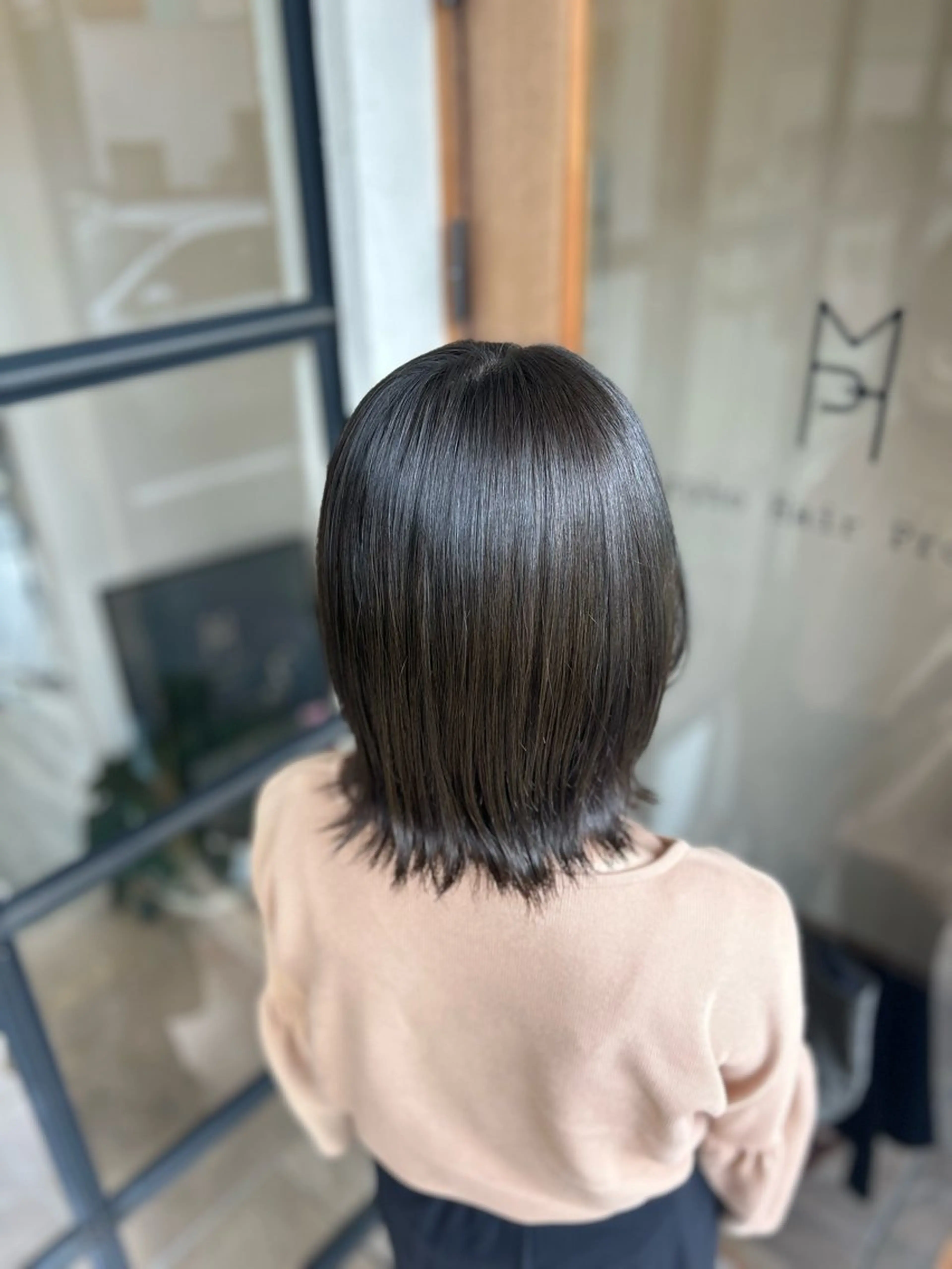 ミディアム カラー ブリーチ グレージュ ブリーチなしカラー オリーブグレージュ オリーブグレー ヘアカラー トリートメント Morpho Hair Product所属・井上 花音のヘアスタイル
