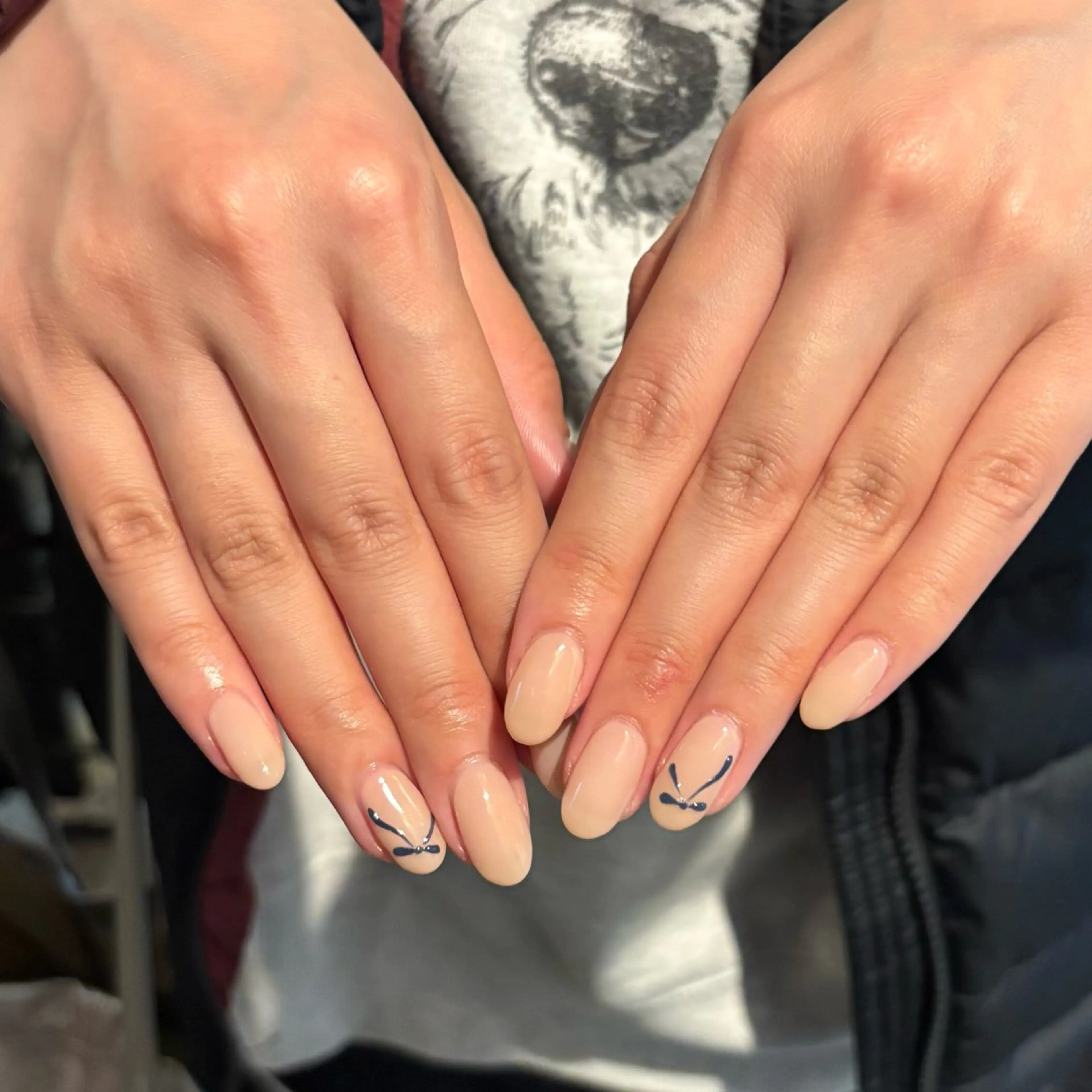 ネイル オフィスネイル リボン シンプルネイル ibelu / Unoのネイルデザイン