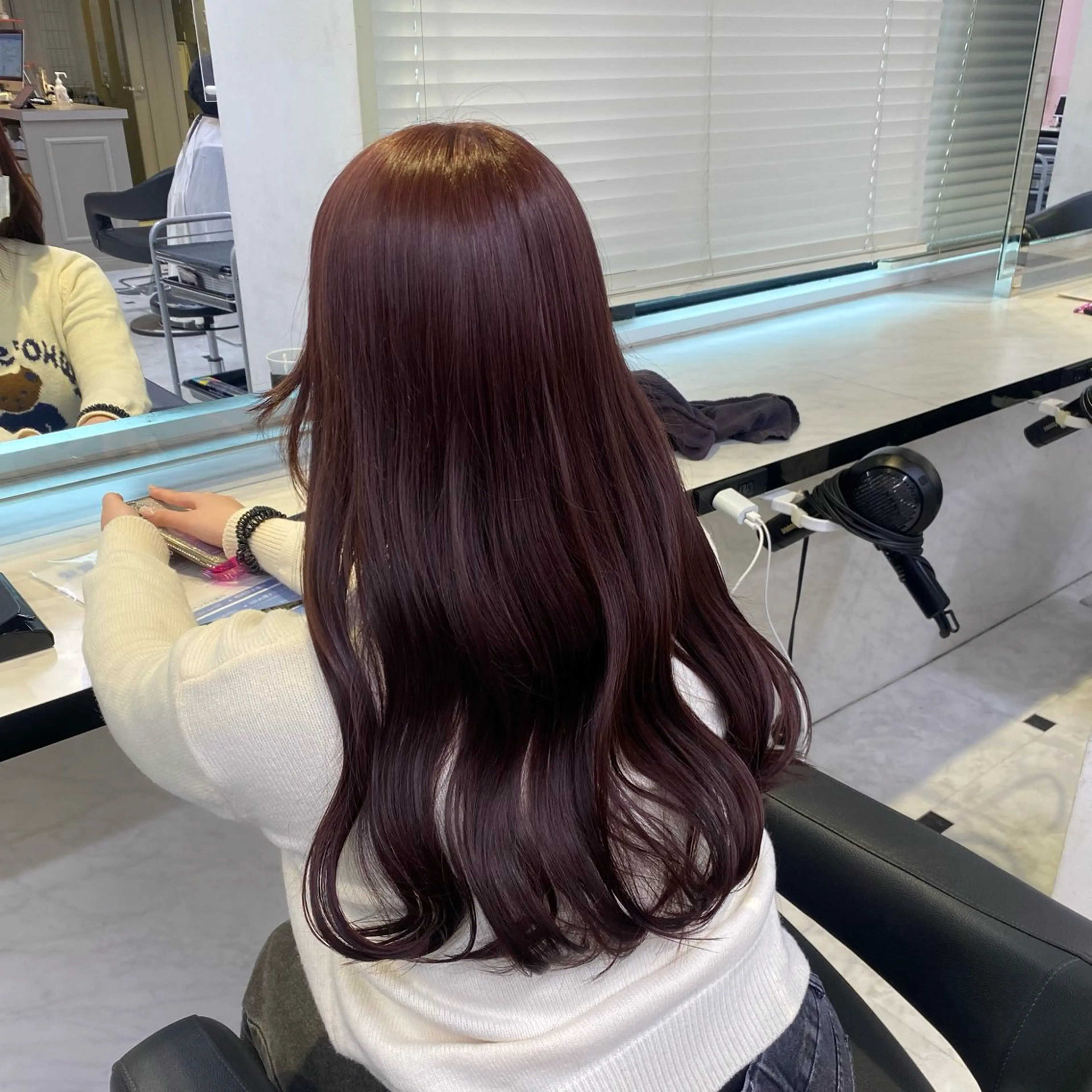 ロング カラー ヘアカラー トリートメント ヘッドスパ ヘアセット 透明感ベージュカラー 🪞上野🪞AIのヘアスタイル