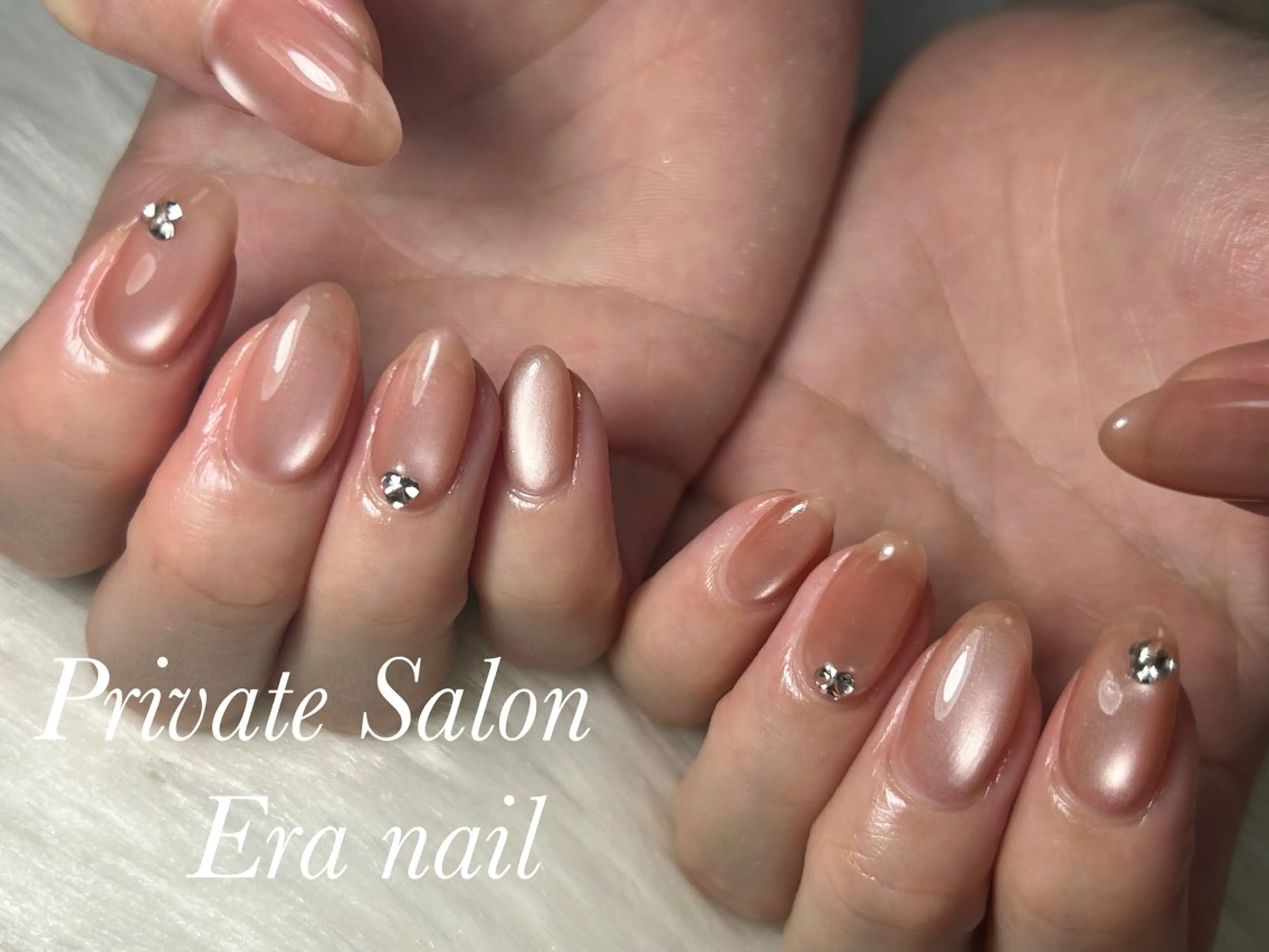 ネイル マグネットネイル マグネットワンカラー ワンカラーネイル ストーンネイル ハンドネイル Era nailのネイルデザイン