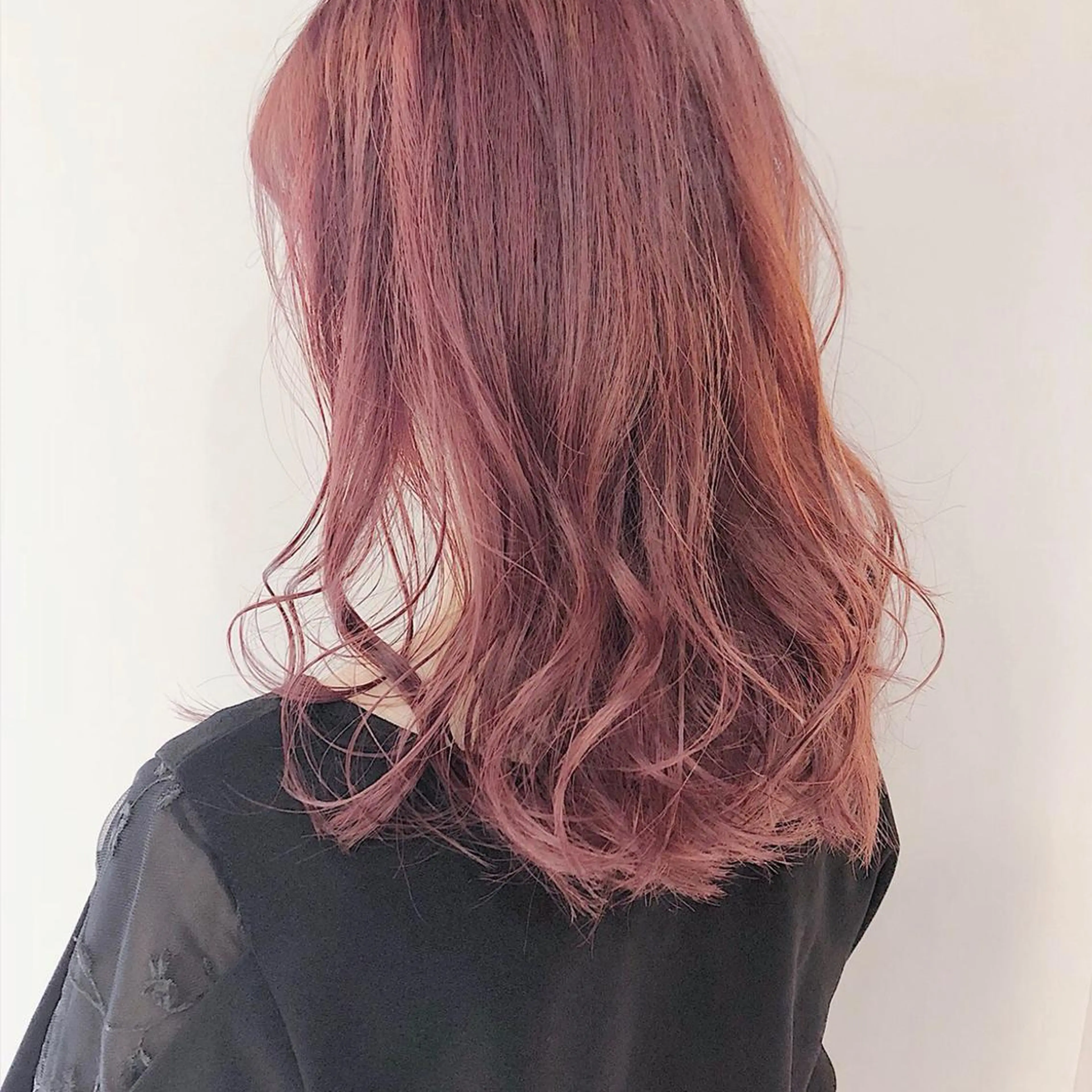 カラー 山口 莉奈のヘアスタイル