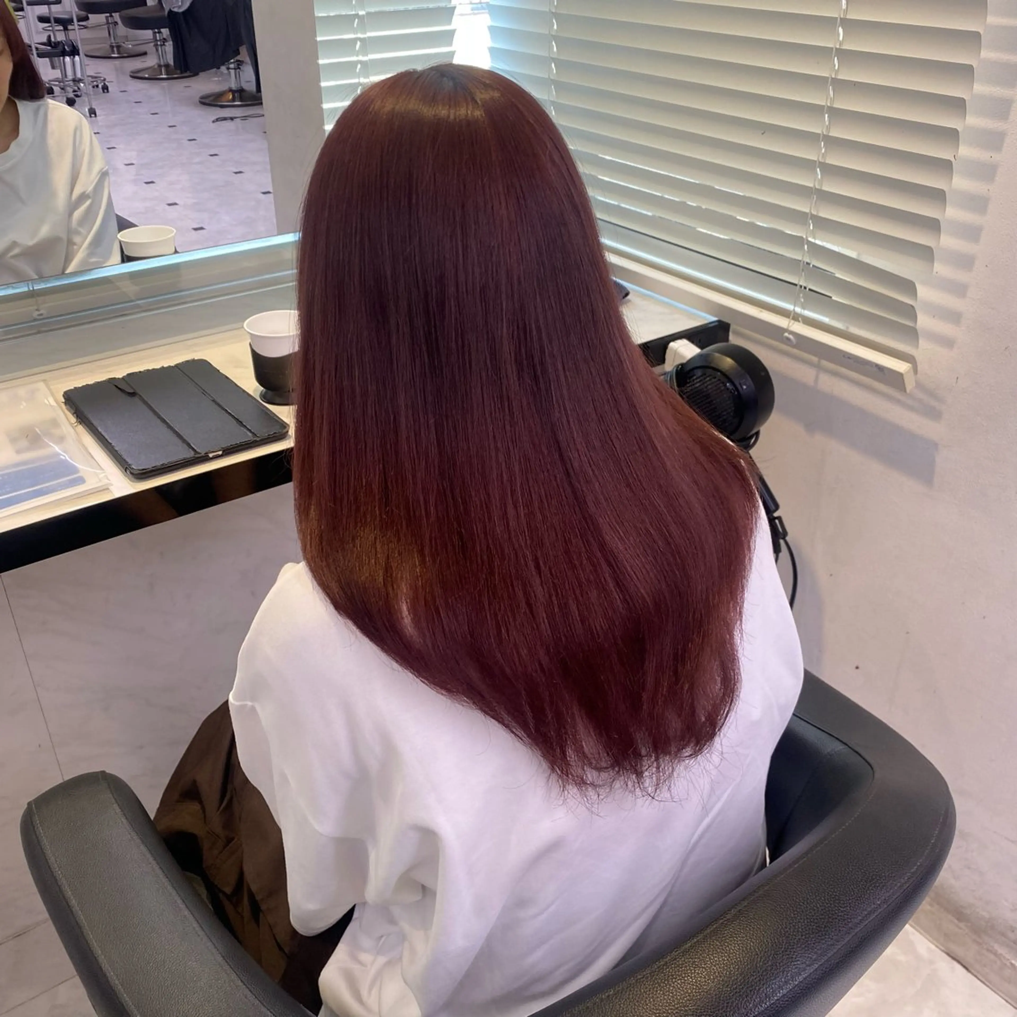 ロング カラー ヘアカラー トリートメント ヘッドスパ ヘアセット 透明感ベージュカラー 🪞上野🪞AIのヘアスタイル