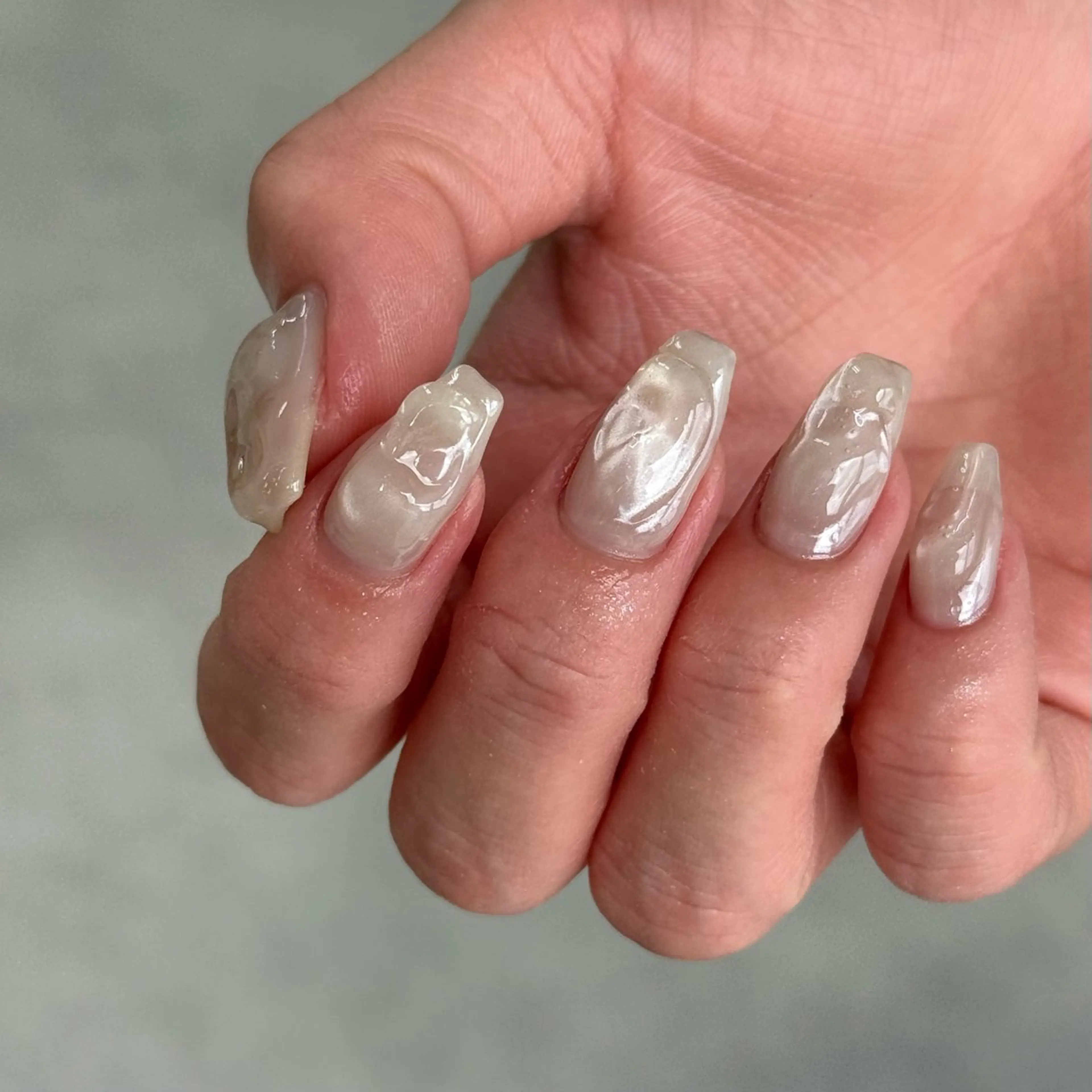 ネイル マグネットネイル ニュアンスネイル オフィスネイル シンプルネイル 【 mio. 】 Aoiのネイルデザイン