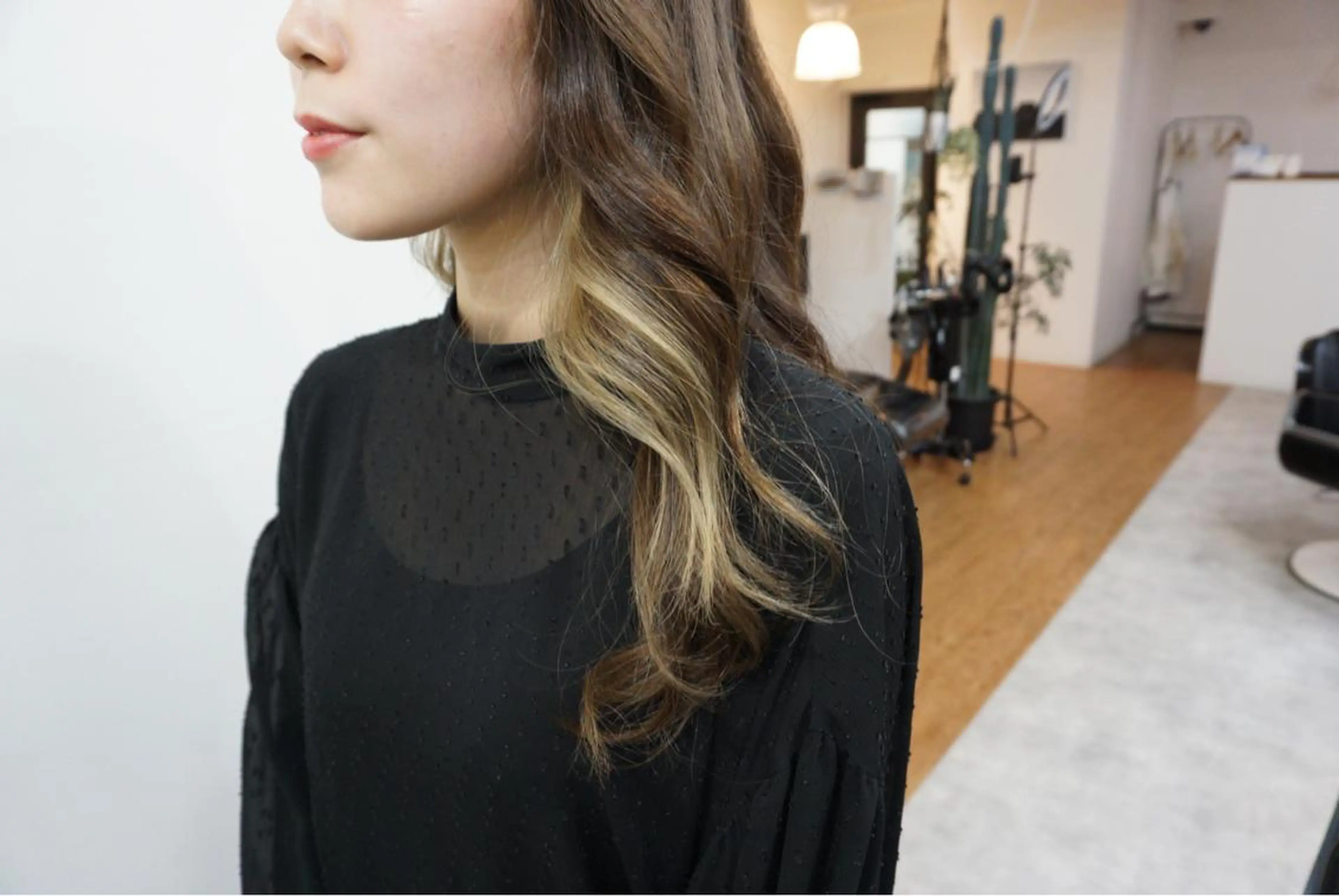 セミロング カラー ベージュカラー ヘアカラー 甲斐 もあのヘアスタイル