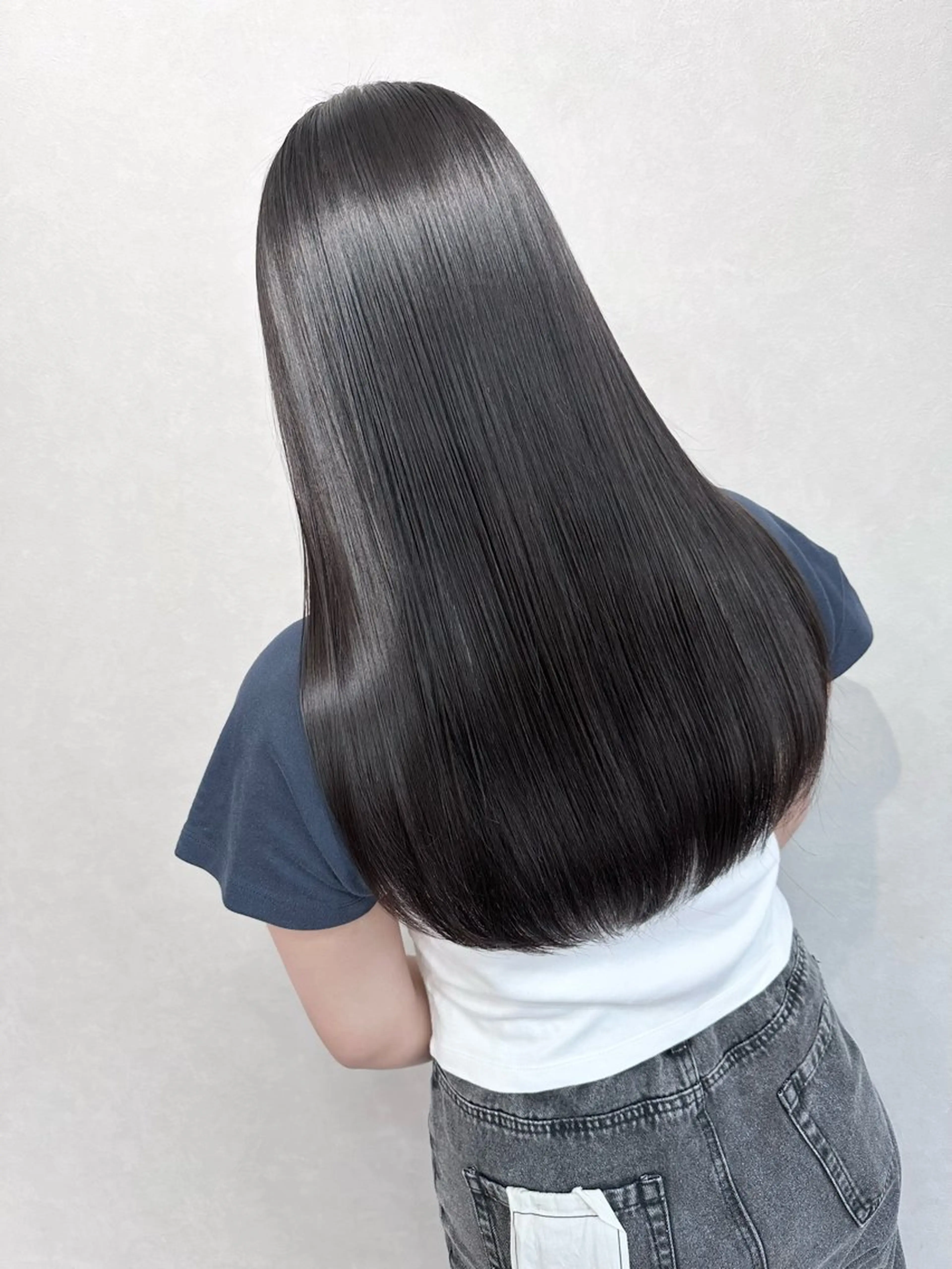 ロング Luana 照沼翔太のヘアスタイル