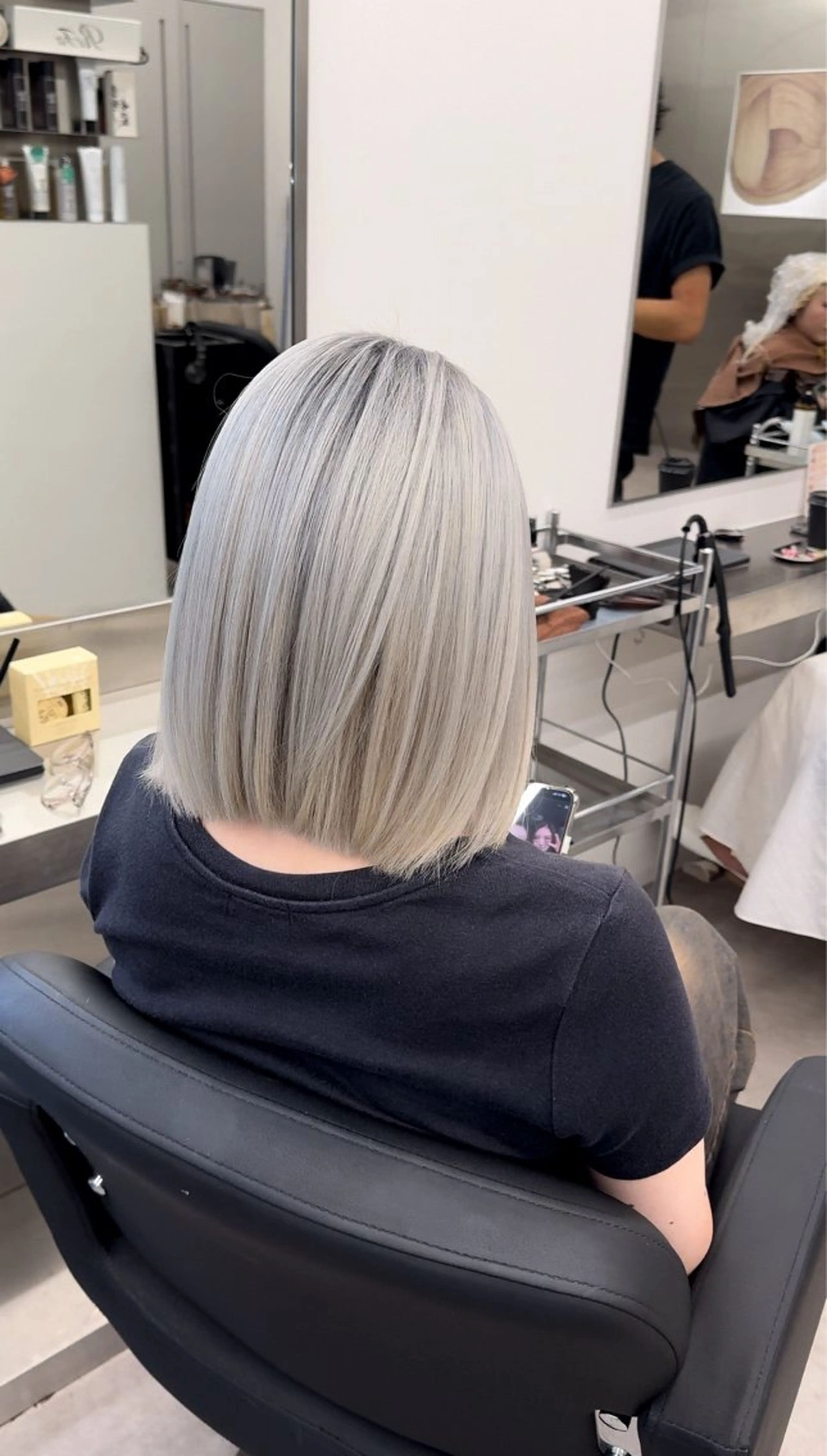 ミディアム カラー カット ヘアカラー 最高級人毛 100%エクステ茉央のヘアスタイル