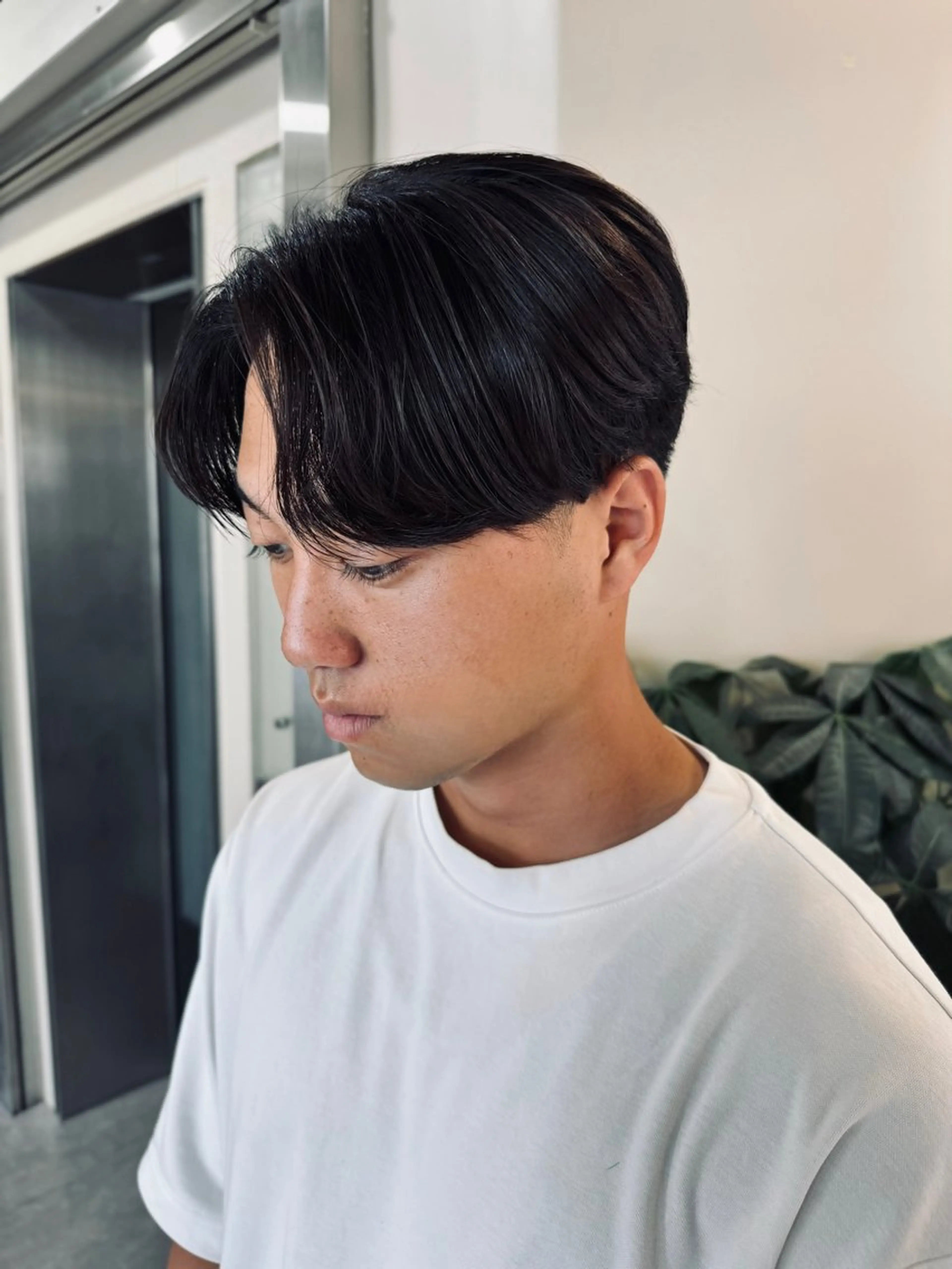 ショート パーマ メンズ メンズ職人/センター パート/富沢真斗のヘアスタイル