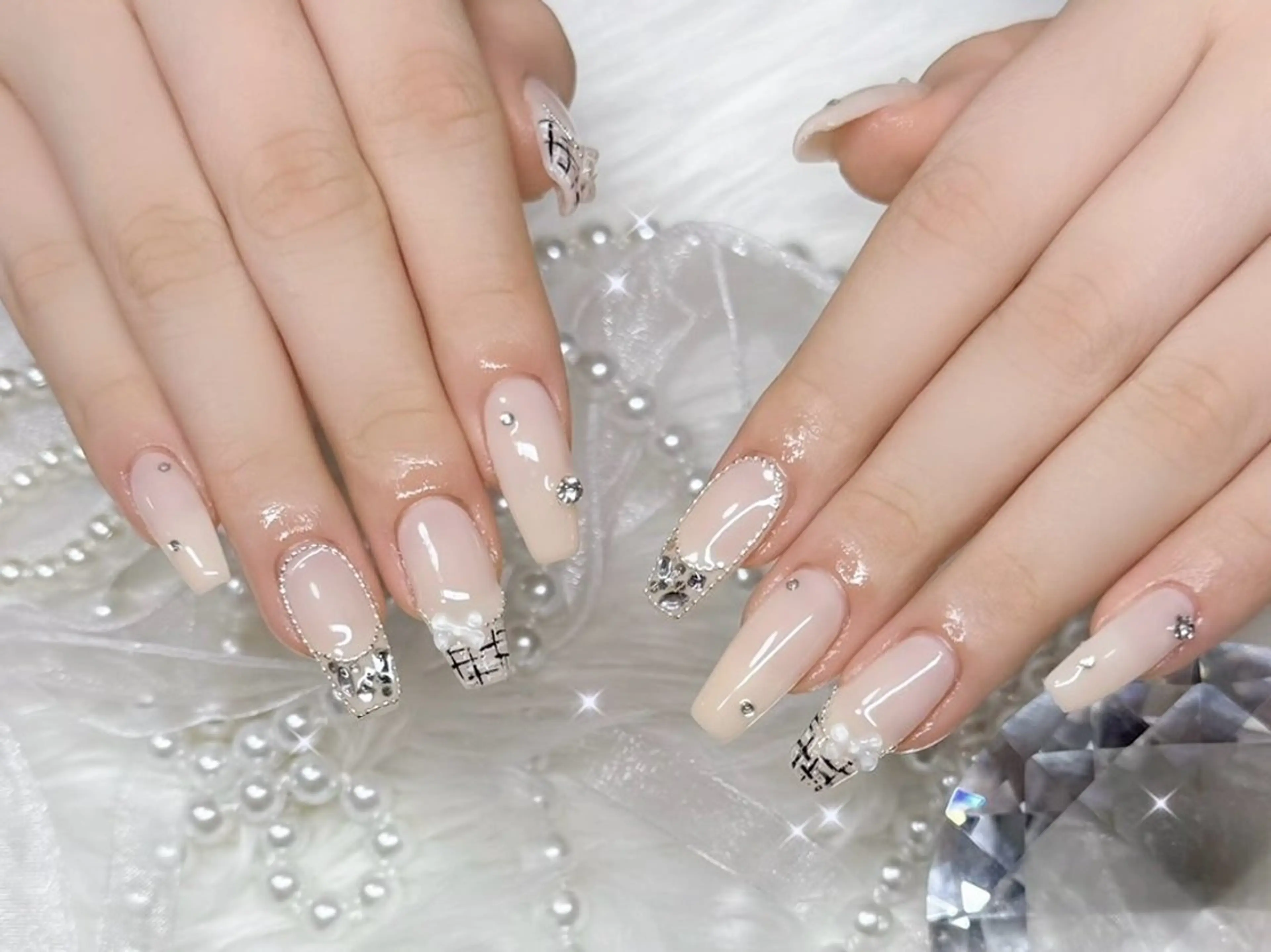 ネイル ガーリー ツイードネイル ワンホンネイル 🎀RU ALLY オーナー　YUU💎のネイルデザイン