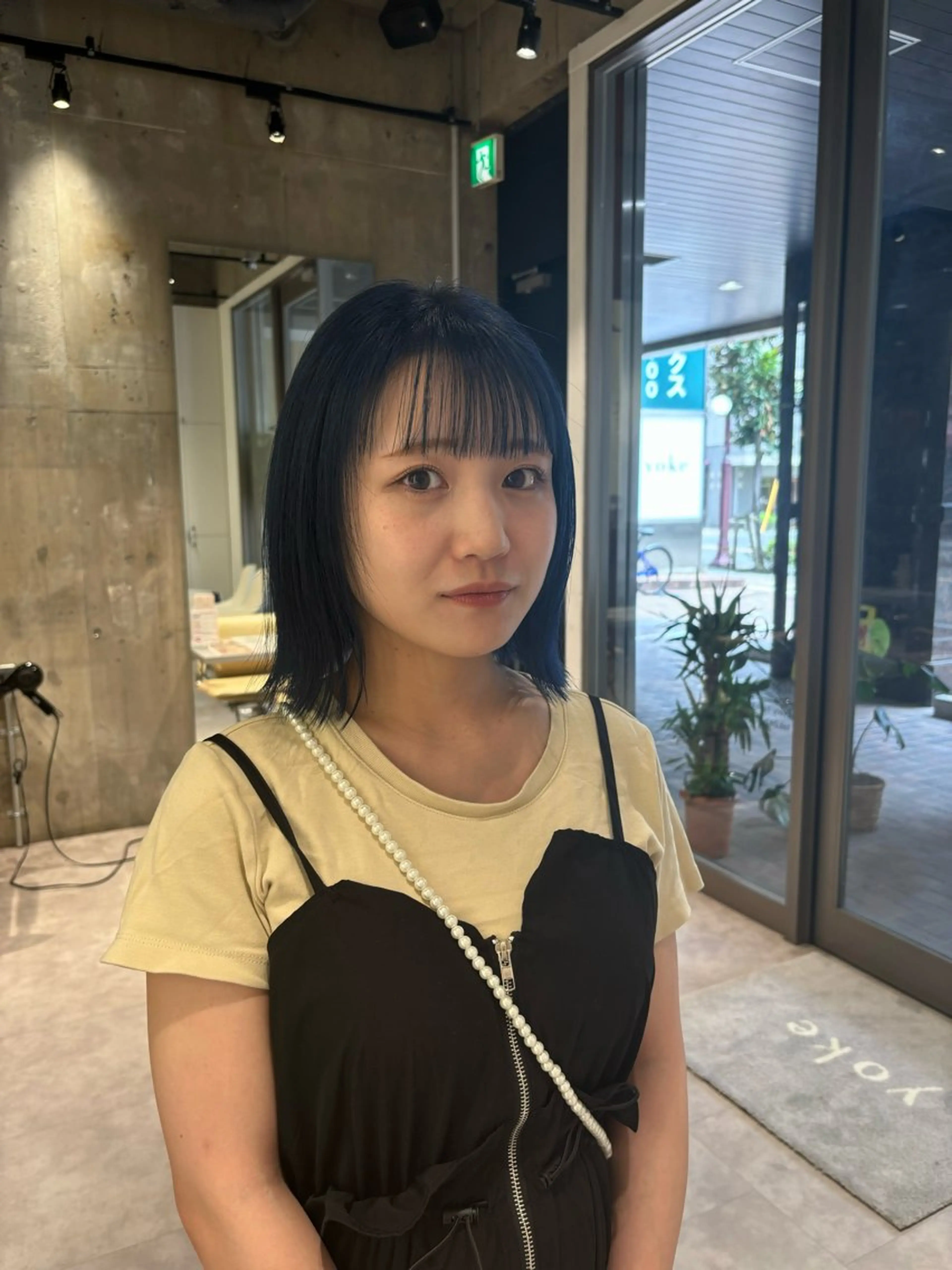 ミディアム カラー ブリーチ ブルーカラー ヘアカラー mina🪐立川駅/ 無料ショートカットのヘアスタイル