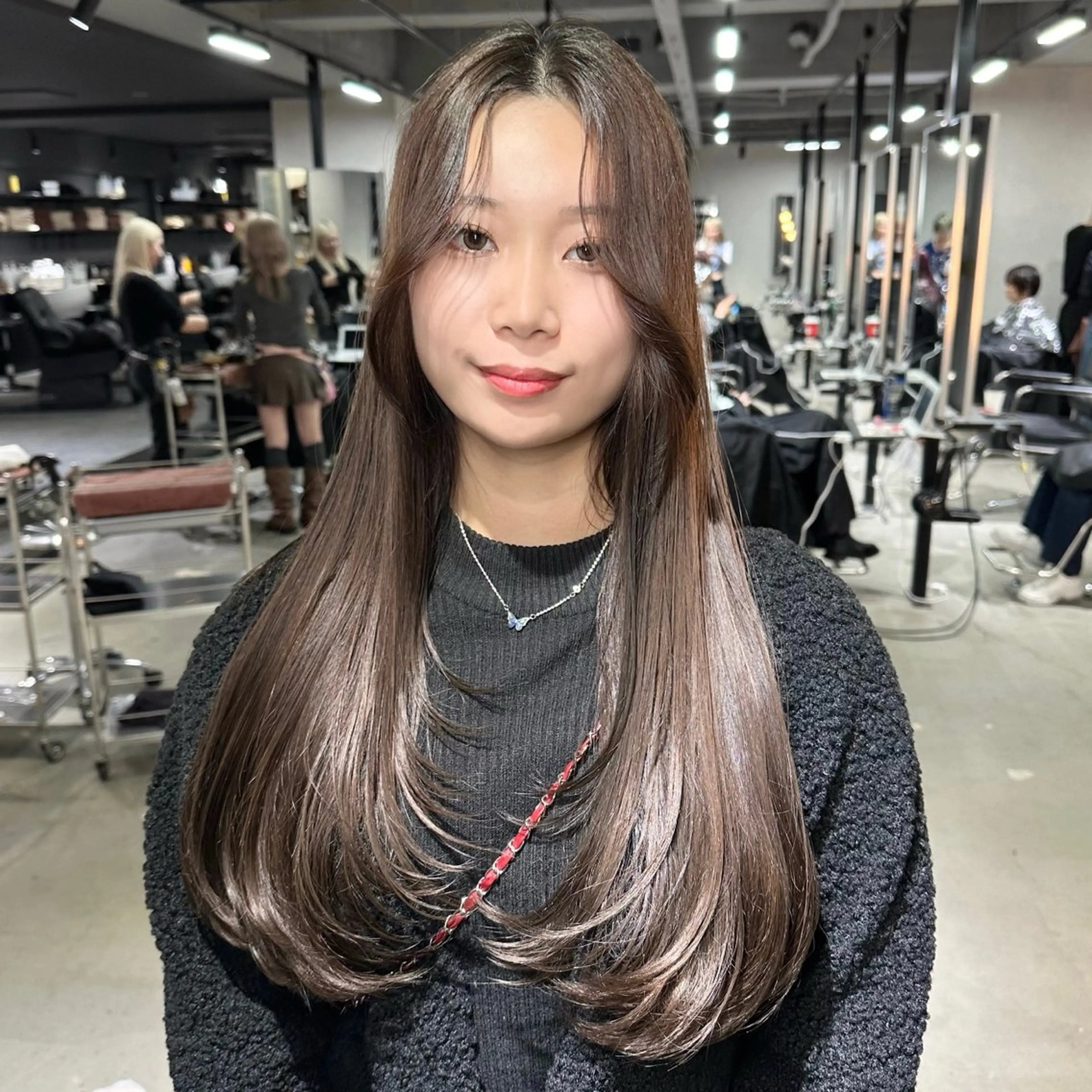 ロング ケアカラー ボブ 髪質改善 レイヤーカット トリートメント 韓国レイヤ ー支持No.1renのヘアスタイル