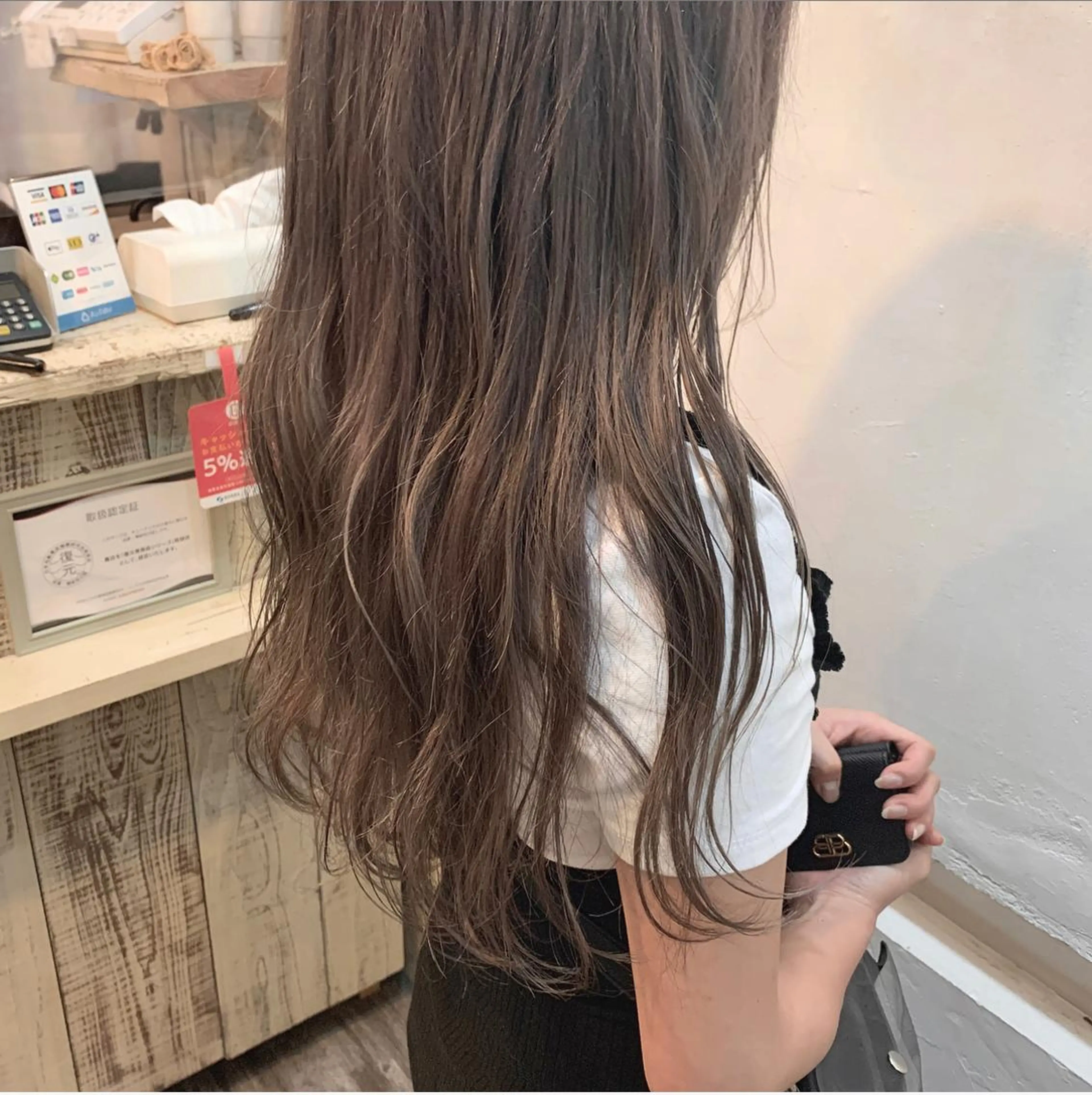 ロング カラー ツチダ カホのヘアスタイル