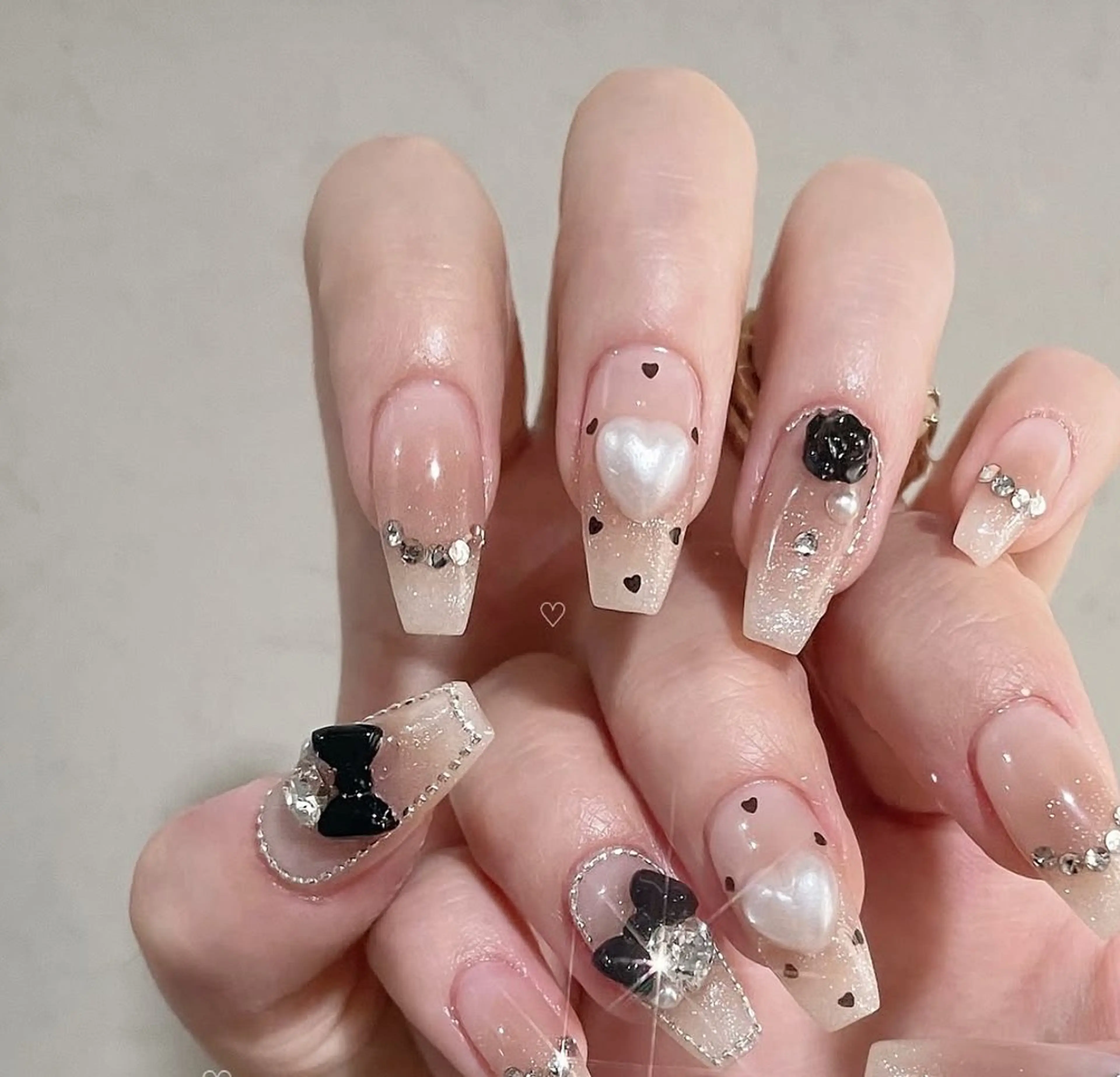 ネイル アートネイル 長さ出し ジェルネイル マグネットネイル ニュアンスネイル Kanao_ CloudyChanのネイルデザイン