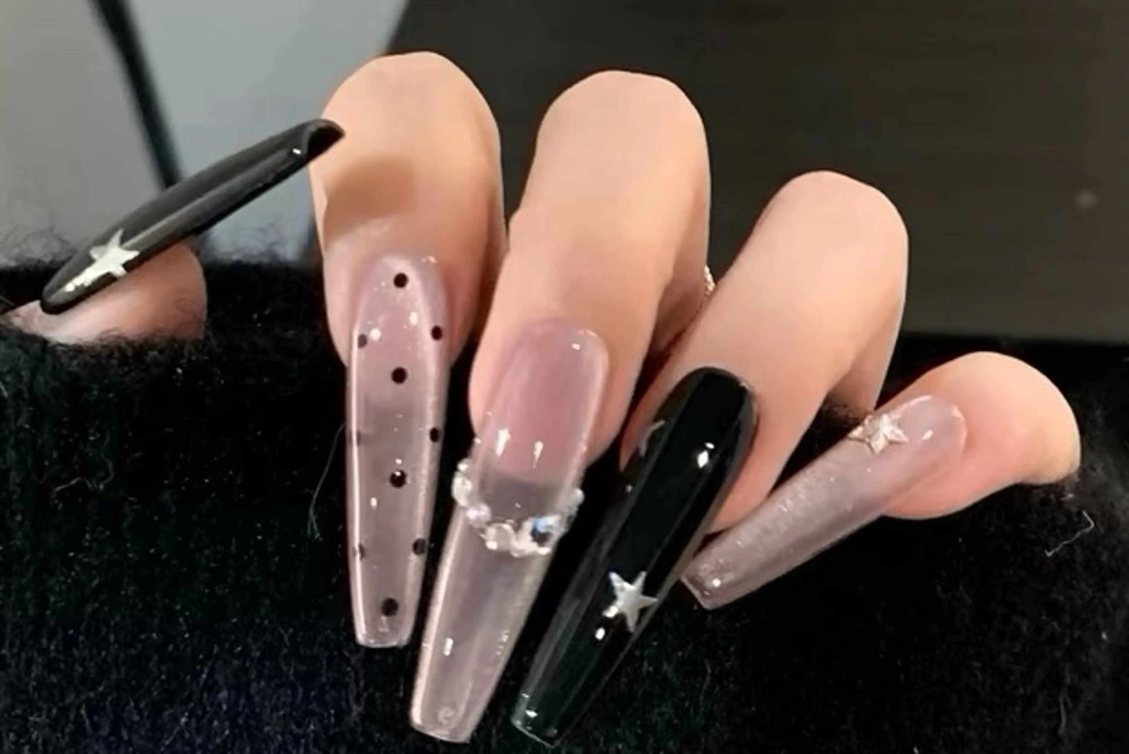 ネイル チークネイル 長さ出し フレンチネイル ガーリー 韓国ネイル sun nail池袋 モデル募集のネイルデザイン