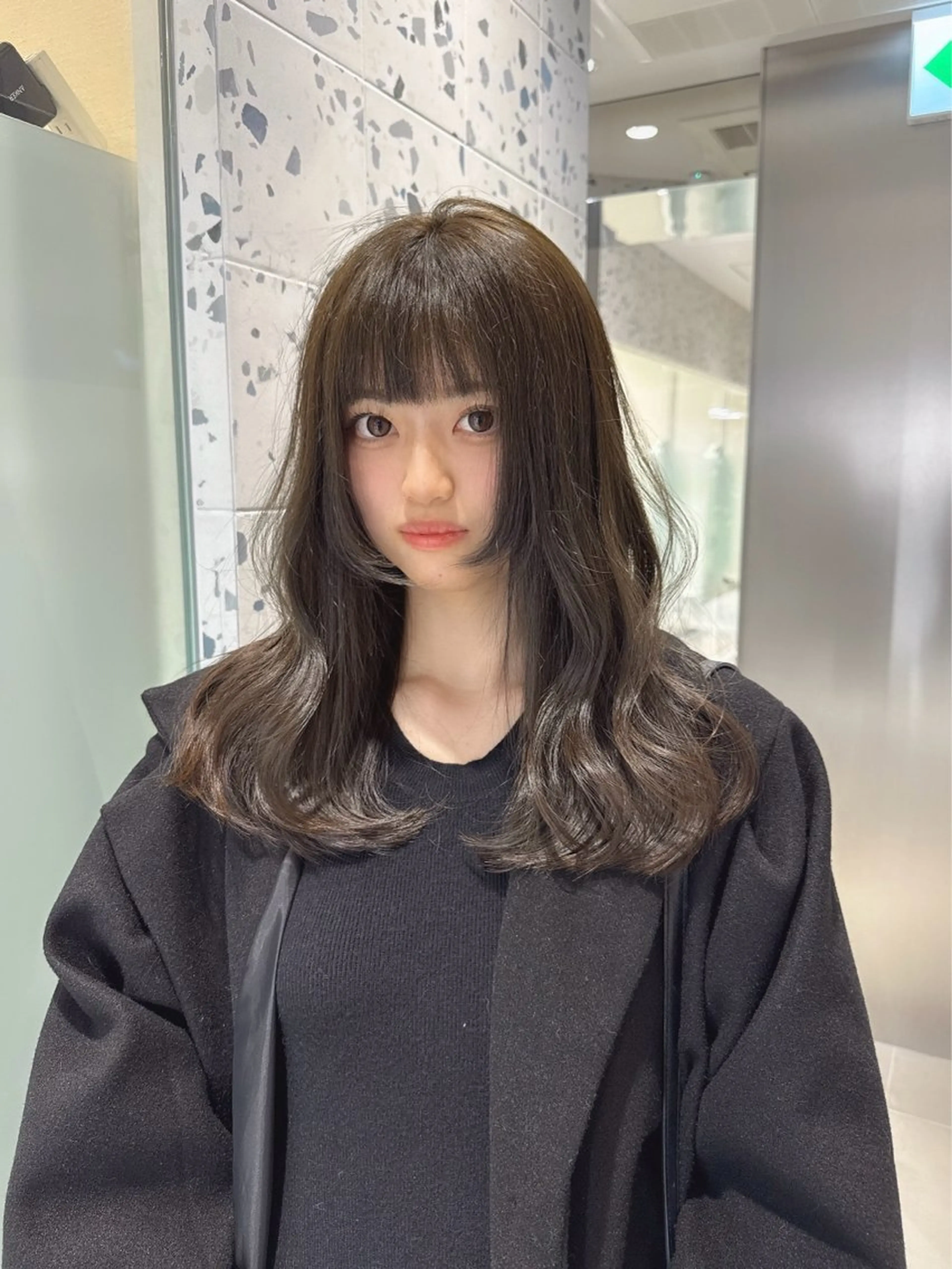 セミロング カラー ブリーチ グレージュ ブリーチなしカラー オリーブグレージュ オリーブグレー カット ヘアカラー トリートメント 矢野 晃平のヘアスタイル