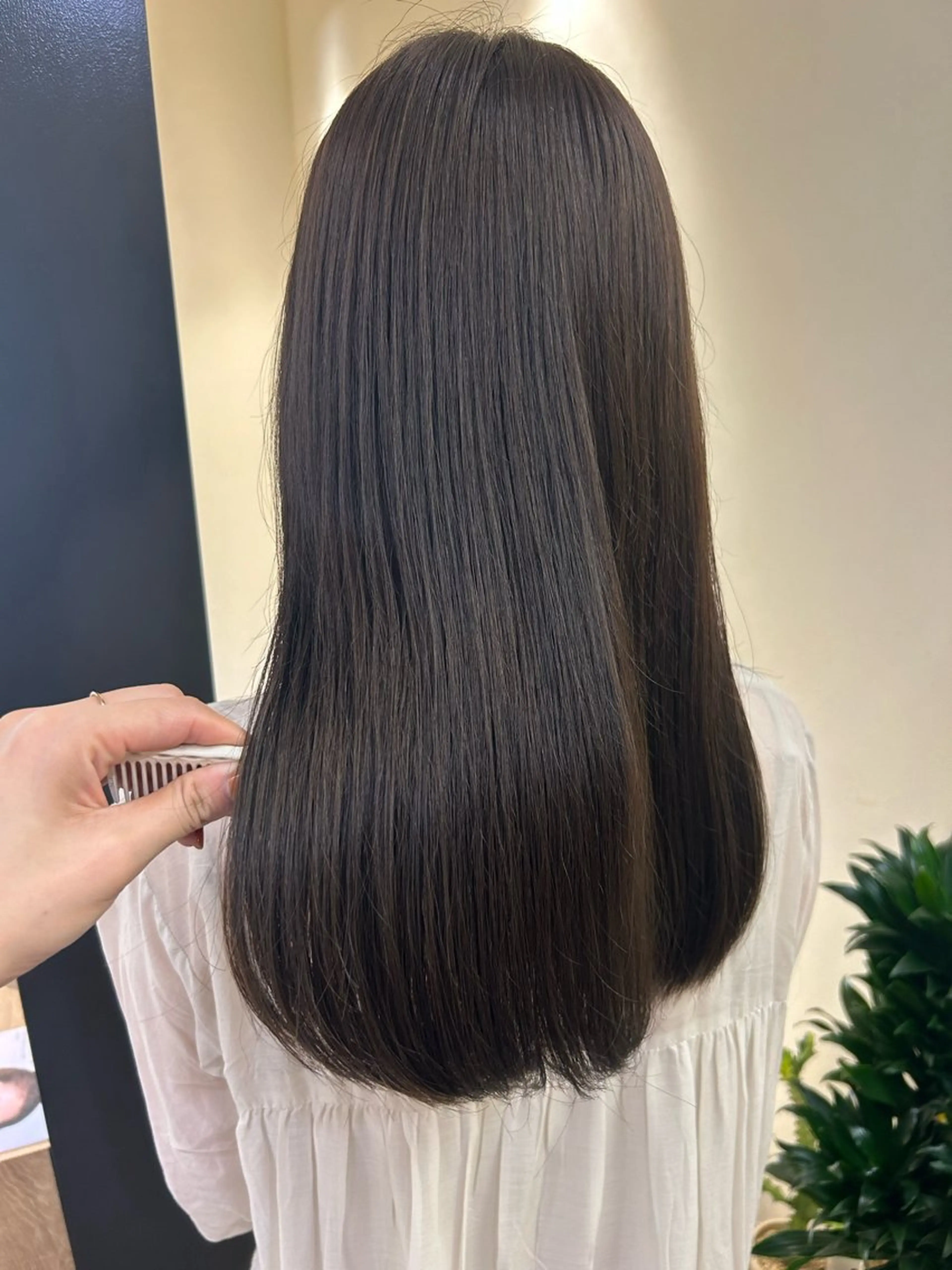 ロング カラー ベージュカラー オリーブベージュ hub hair レイヤー/透明感のヘアスタイル
