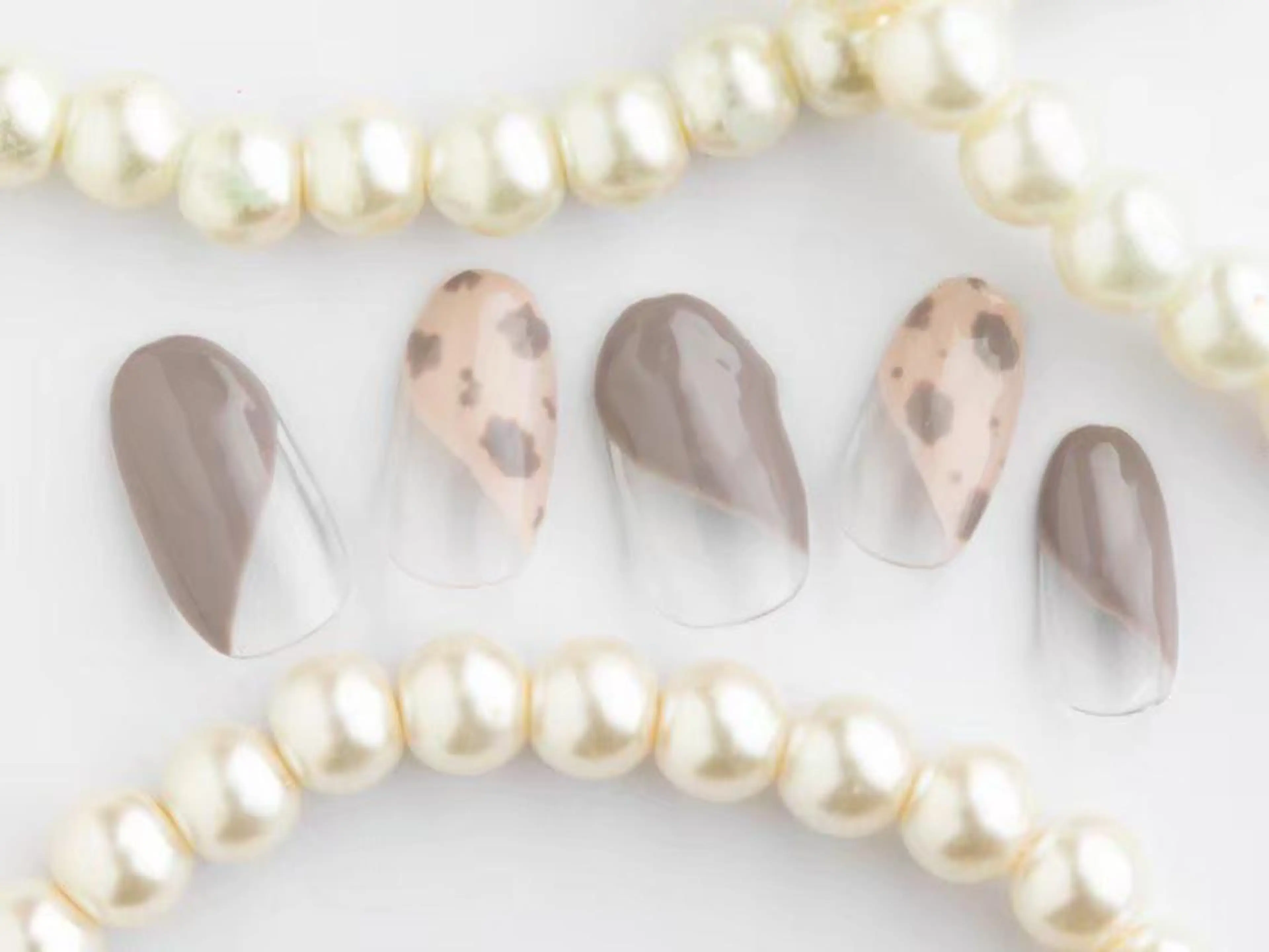 ネイル Tiary Nail Fのネイルデザイン