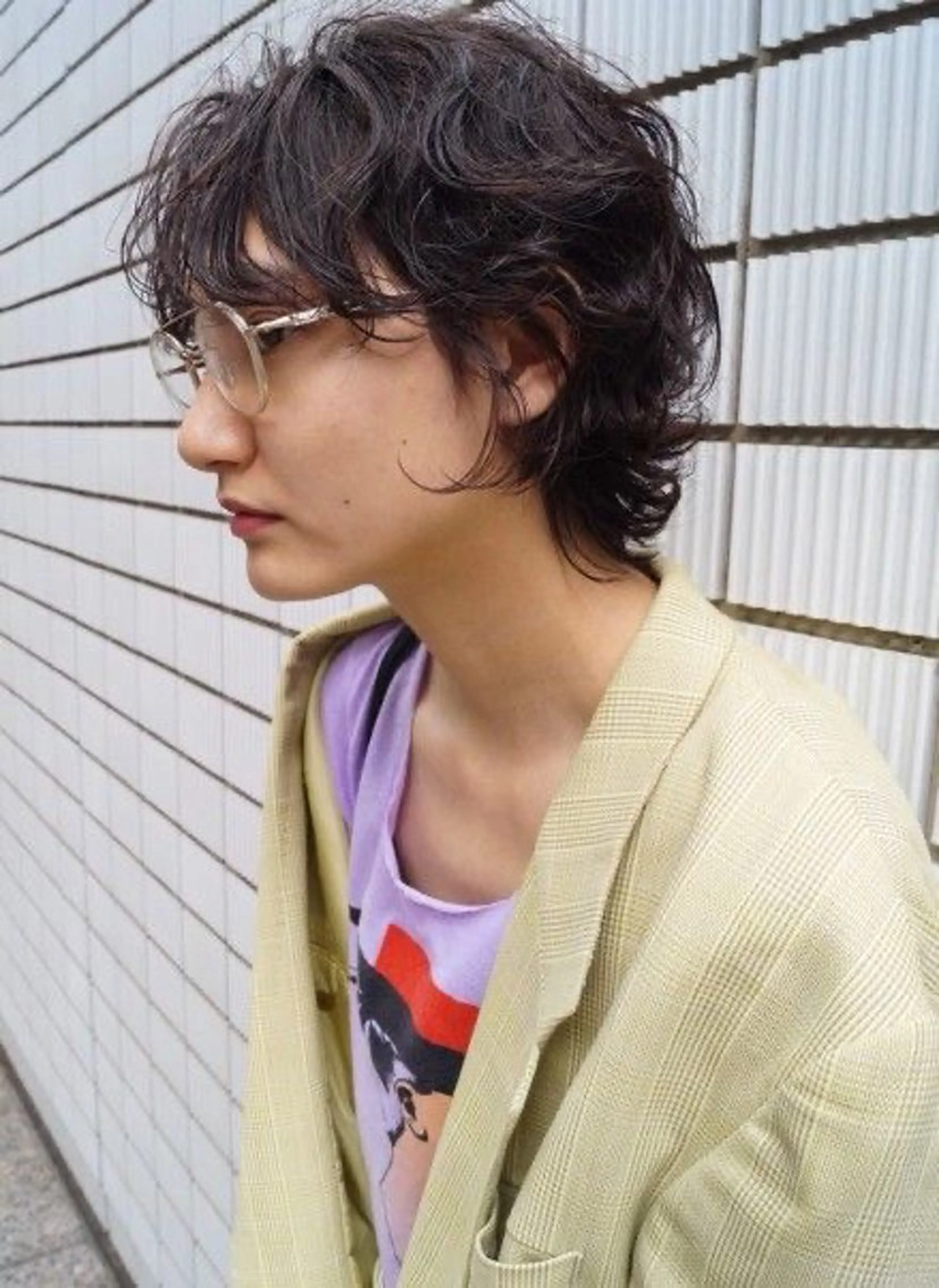 ショート パーマ 曲がる縮毛矯正 センターパートのヘアスタイル