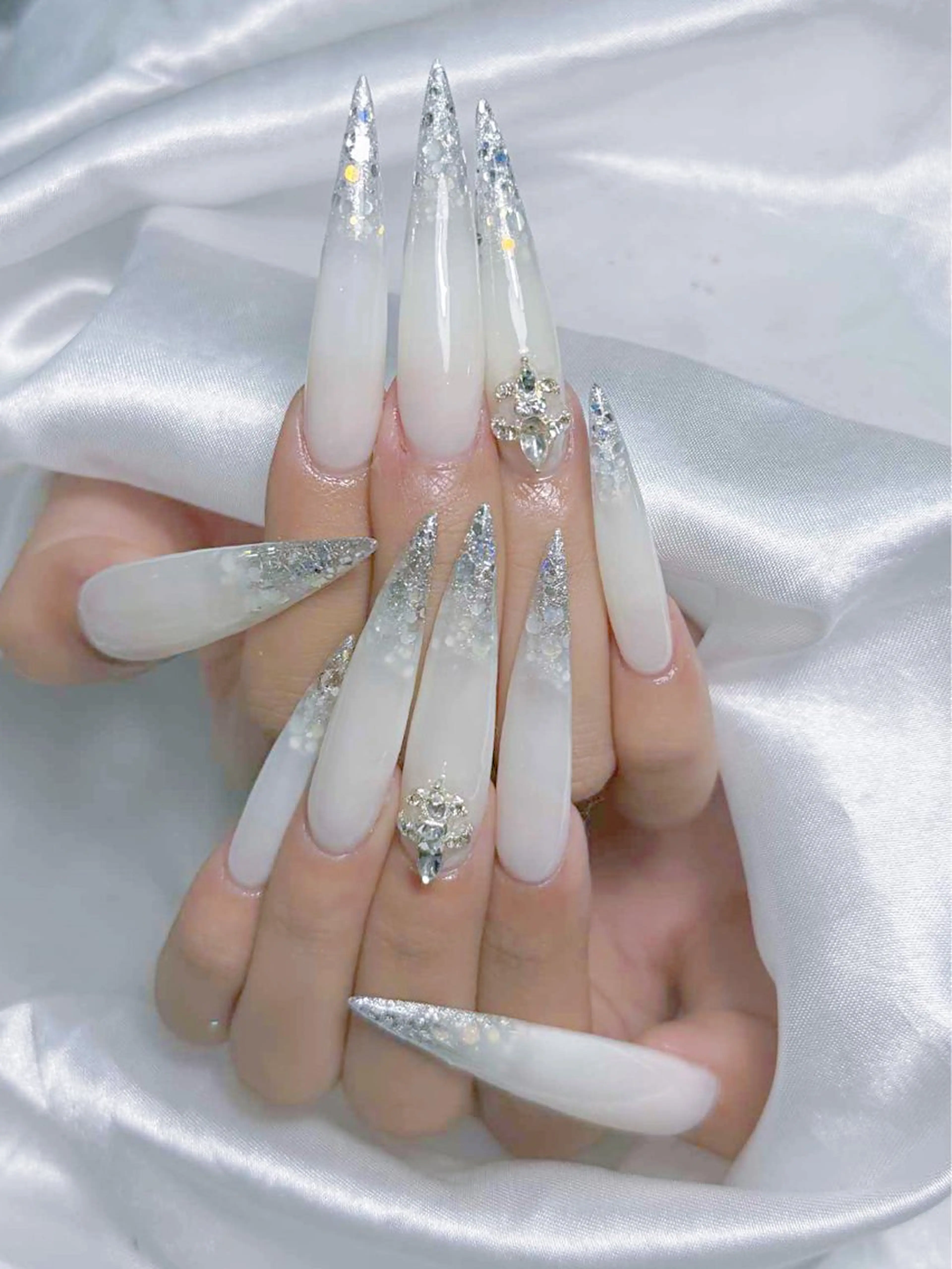 ネイル ハンドネイル LEELA NAIL STUDIOのネイルデザイン