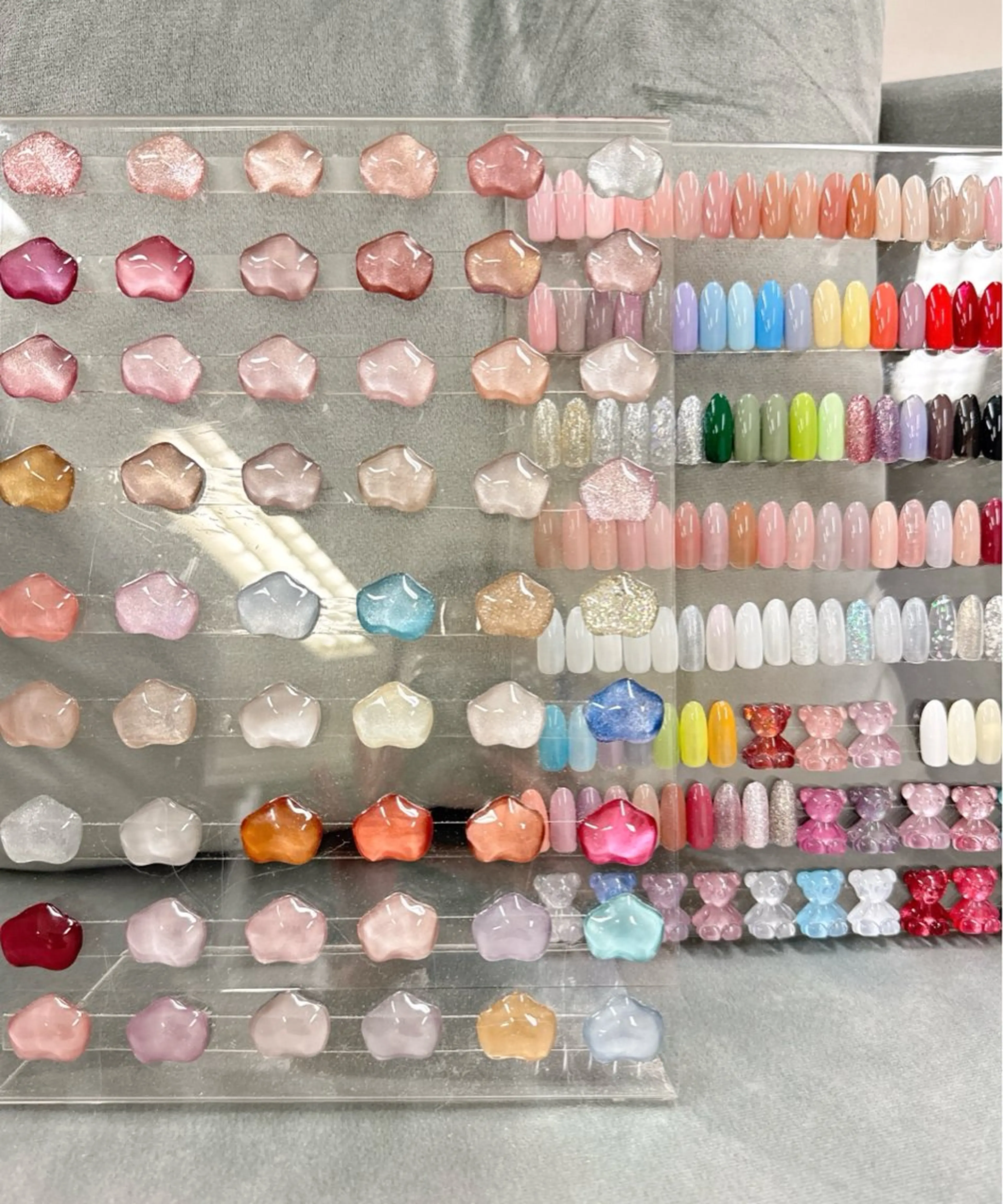ネイル アートネイル フレンチネイル ジェルネイル ガラスフレンチ グラデーション Queeens nailのネイルデザイン