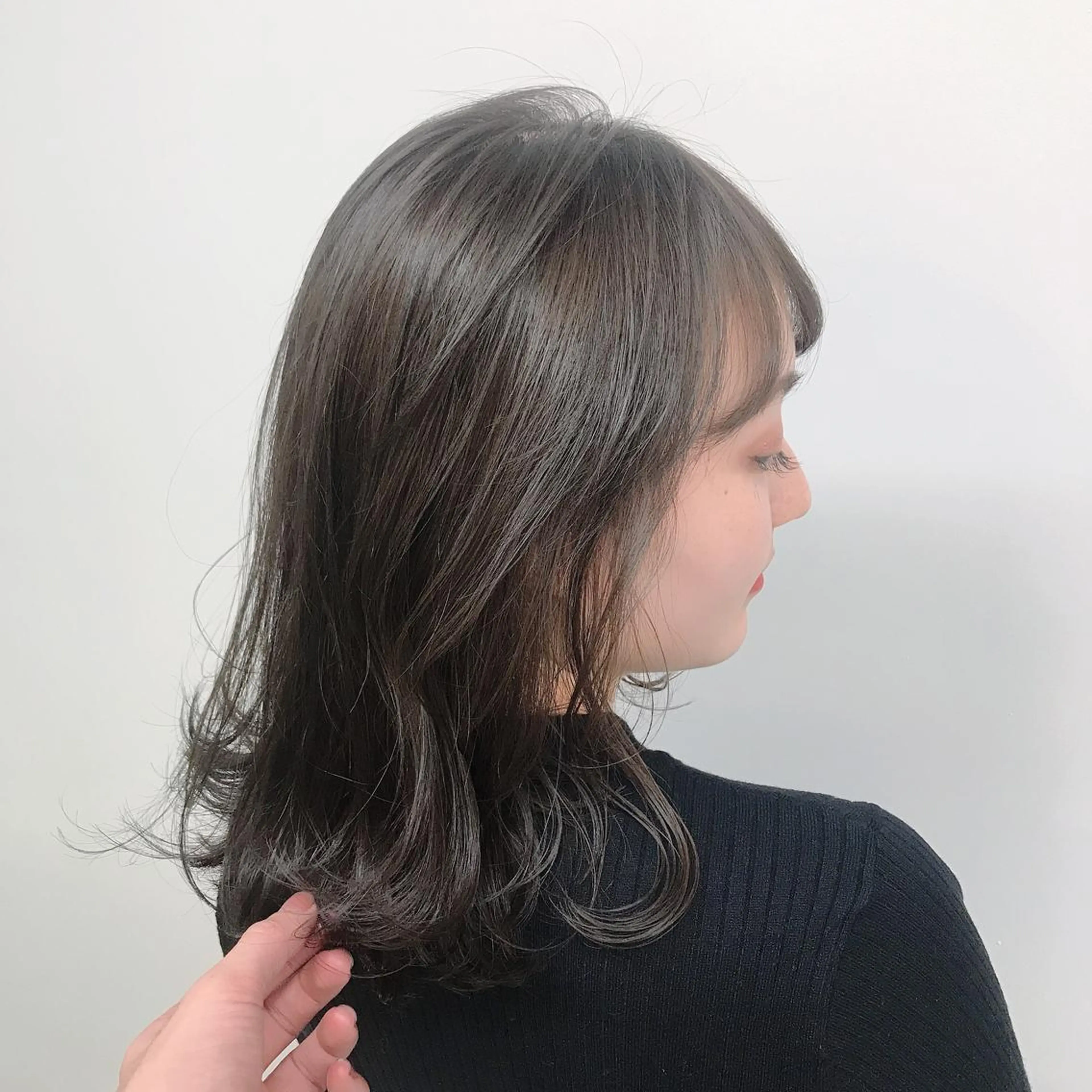 ミディアム カラー 🩵ハイトーン 美咲🩵のヘアスタイル