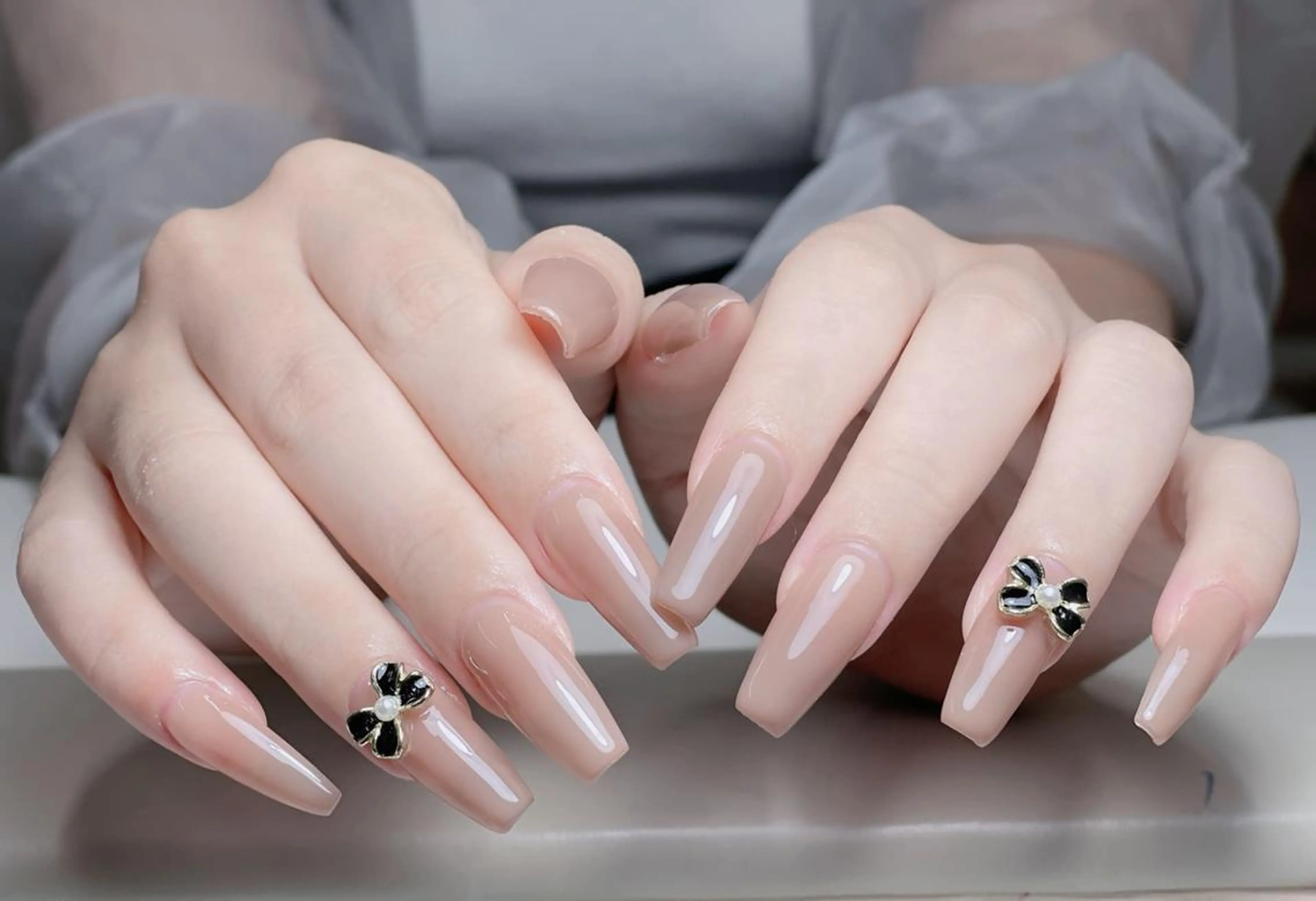 ネイル オーロラネイル ブルー チークネイル フットネイル フレンチネイル REI レイのネイルデザイン