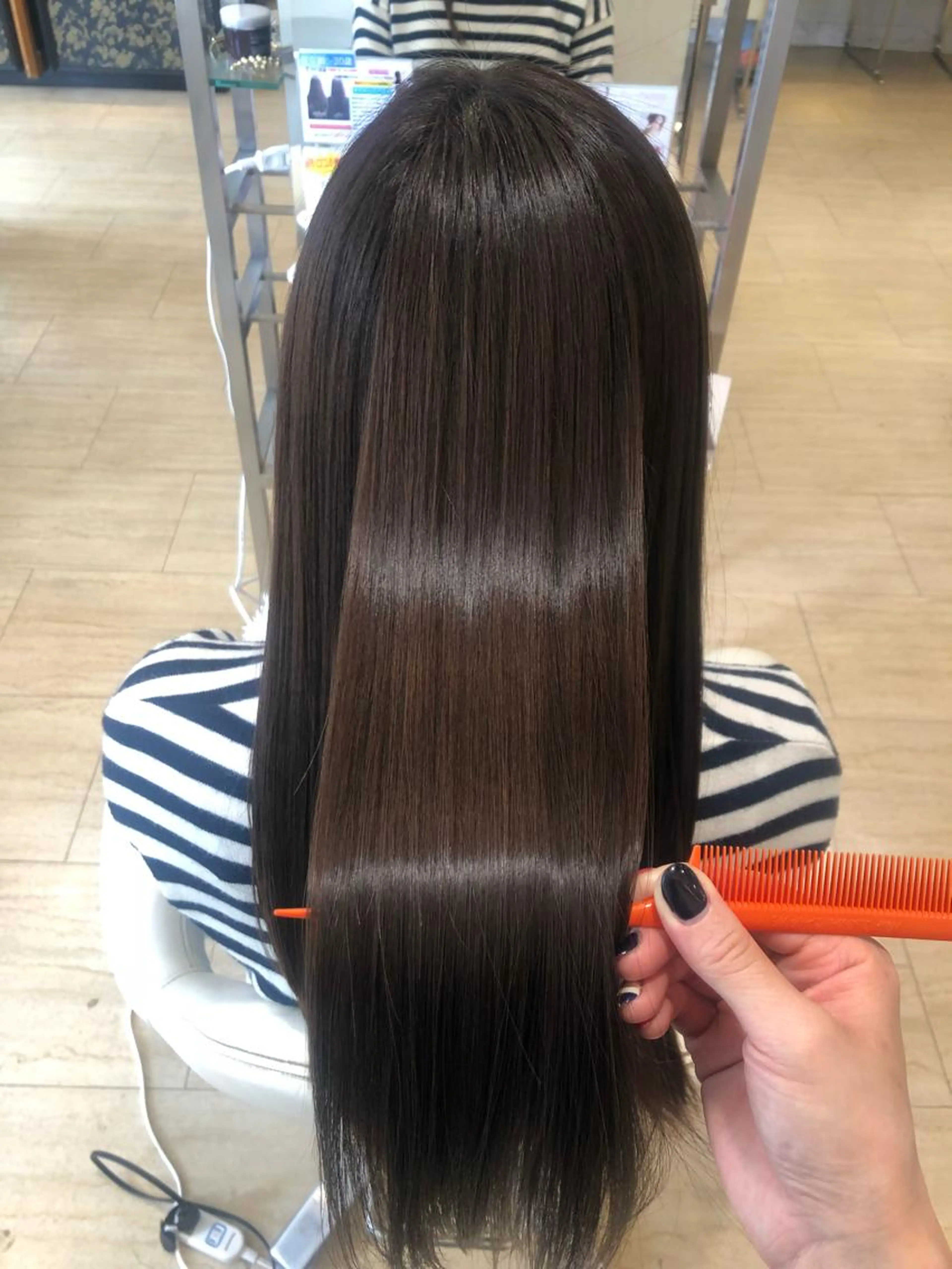 《梅雨の時期必見❗️》カット＋うるツヤストレート＋保湿ヘアパックの写真