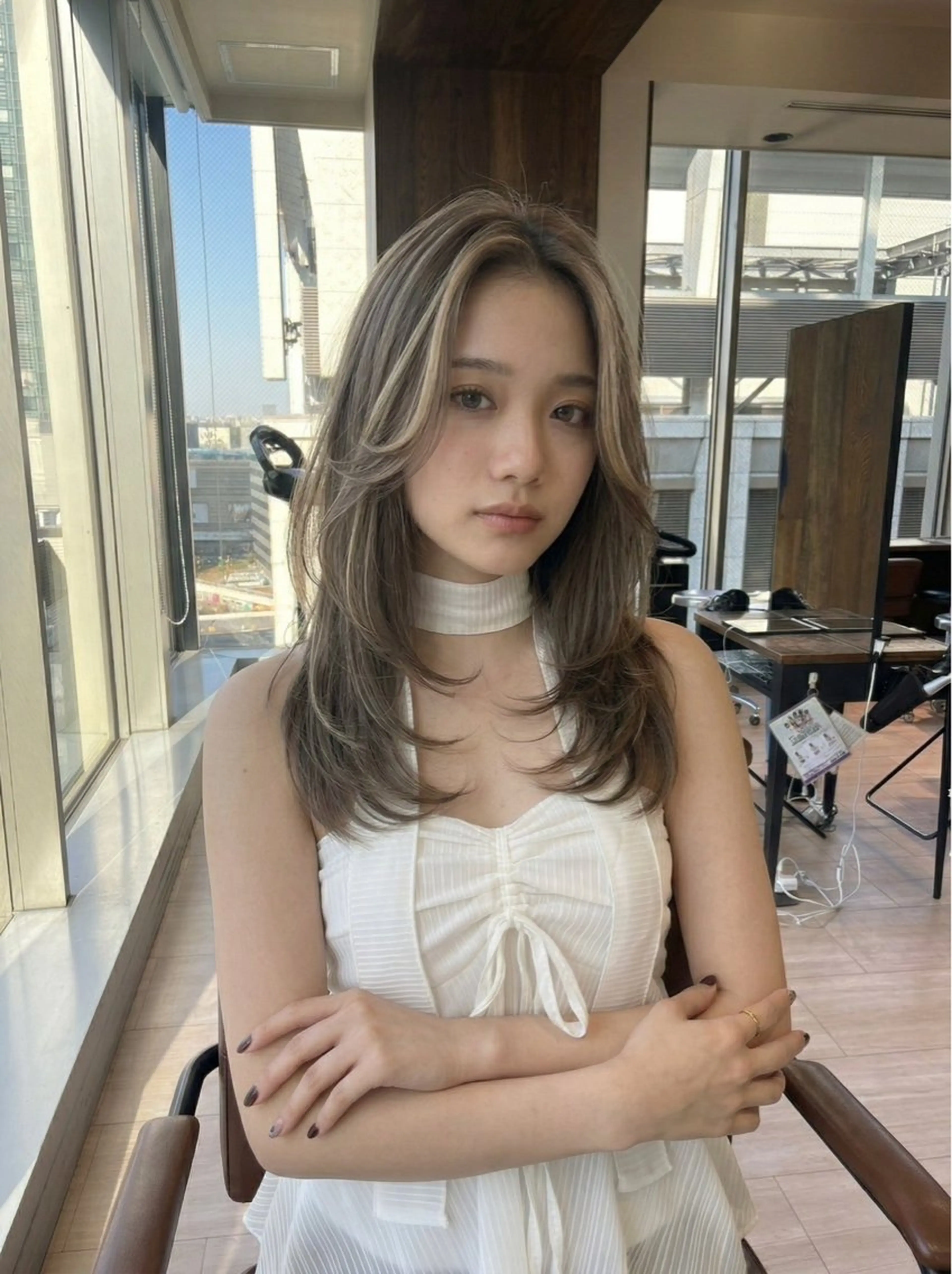 セミロング カラー レイヤーカット カット ヘアカラー トリートメント SHION/銀座 まとまるカット🩵のヘアスタイル