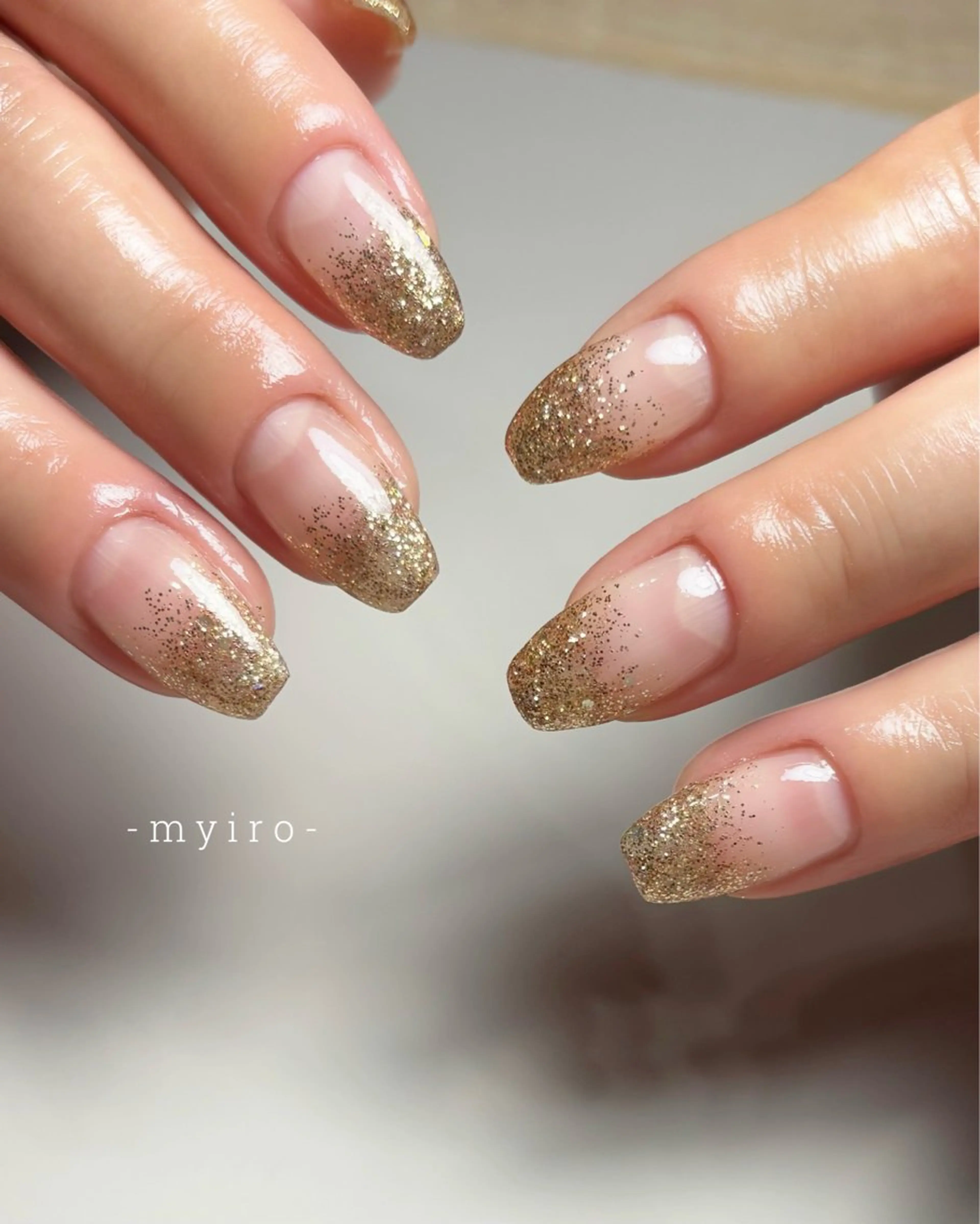 ネイル ゴールド グラデーション ラメ(グリッター) ラメグラデーション ハンドネイル myiro【マイロ】 林のネイルデザイン