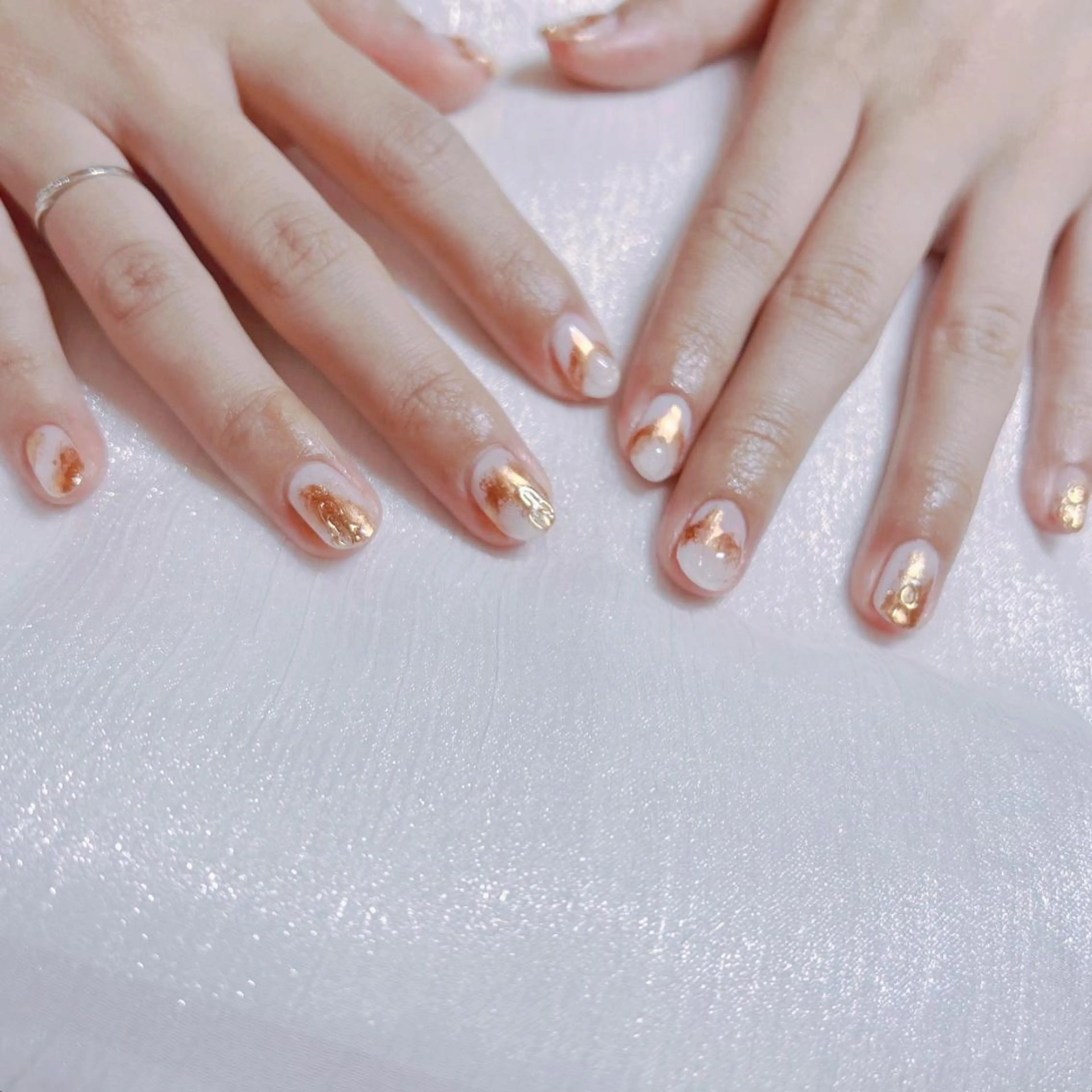 ネイル オーロラネイル フットネイル フレンチネイル ジェルネイル 韓国ネイル ハンドネイル ハンドケア 【ENサロン】 Rei🎀Nailのネイルデザイン