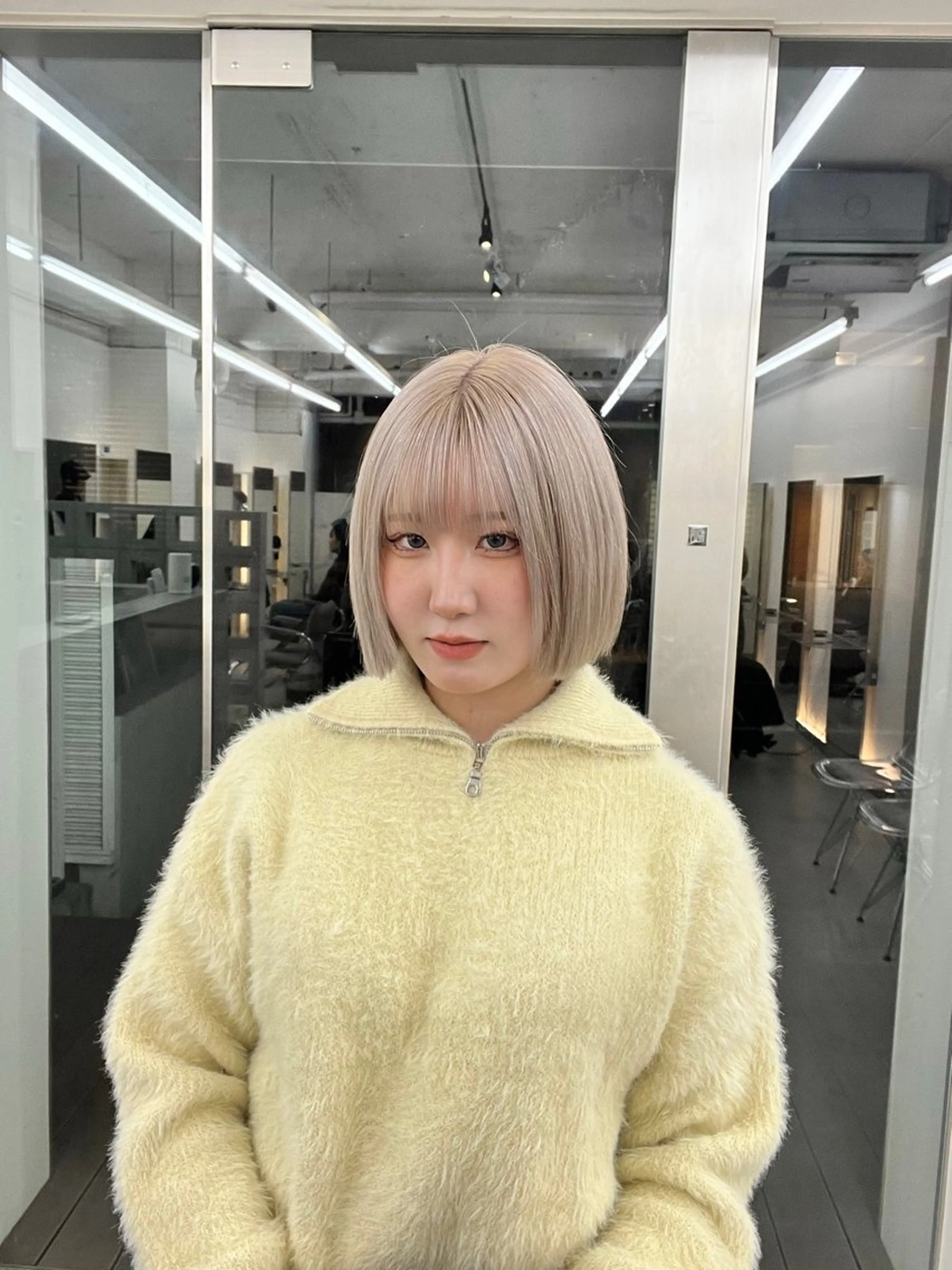 ショート カラー ベージュカラー シルバー シルバーベージュ カット ヘアカラー ムラ修正💎 艶髪ハイトーン💎のヘアスタイル