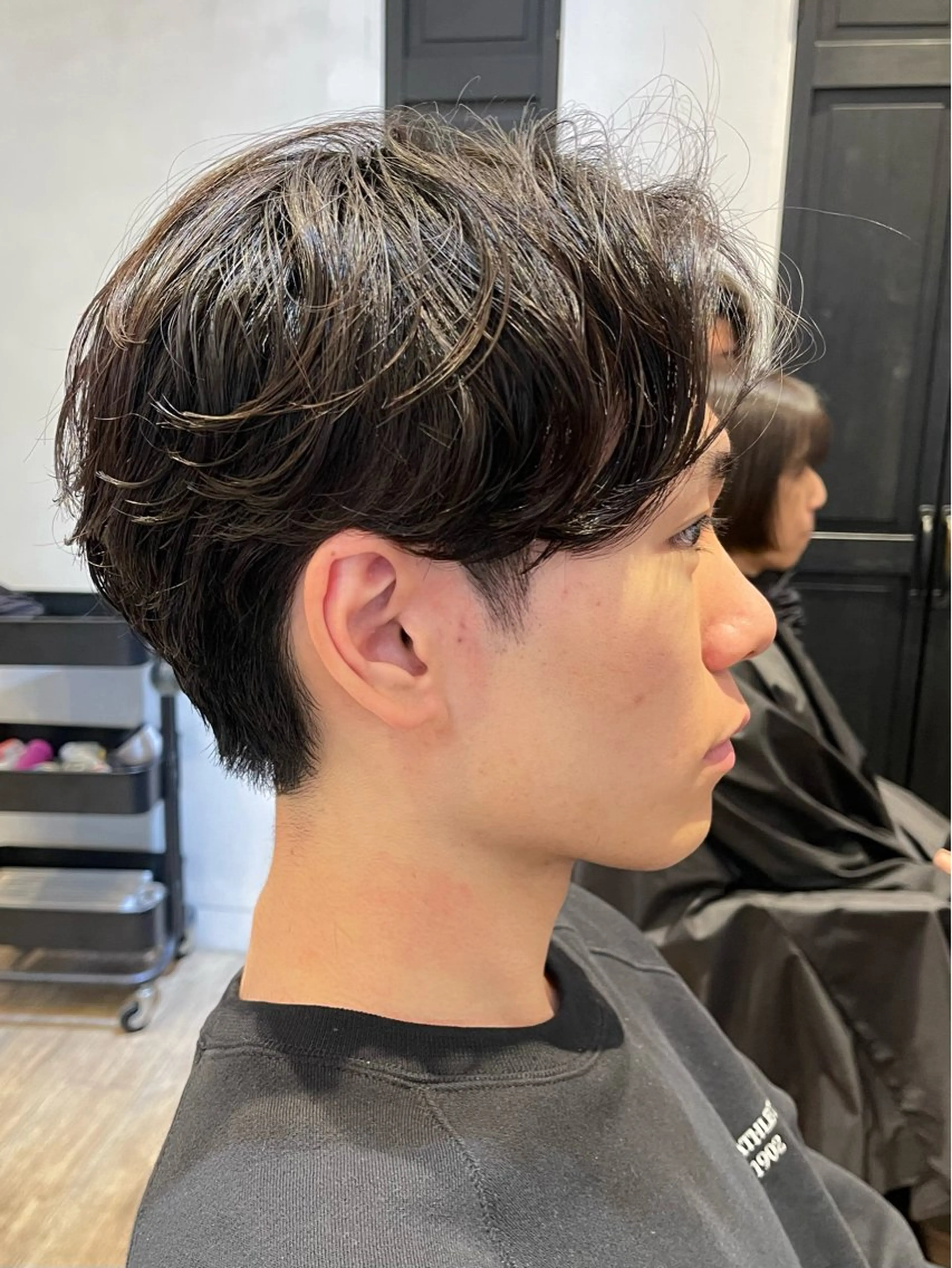 ショート パーマ メンズ ビジネス フェードカット メンズ韓国風 マッシュ メンズパーマ カット パーマ トリートメント ヘアセット 新宿メンズ専門 モテ清潔感パーマ特化のヘアスタイル