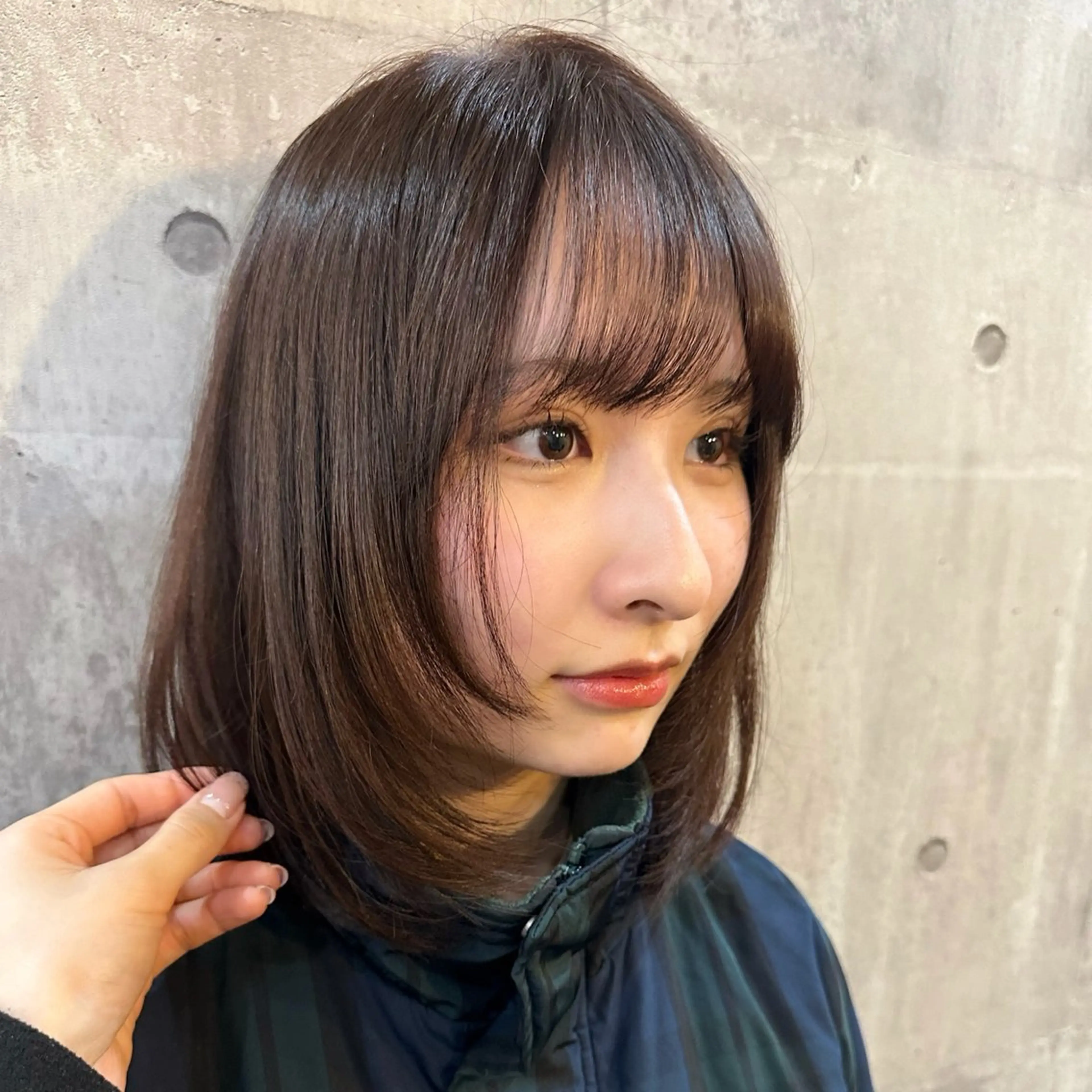 ミディアム 顔まわりレイヤー 顔周りカット レイヤーカット 東京 千駄ヶ谷🫧 hiyori🫧のヘアスタイル