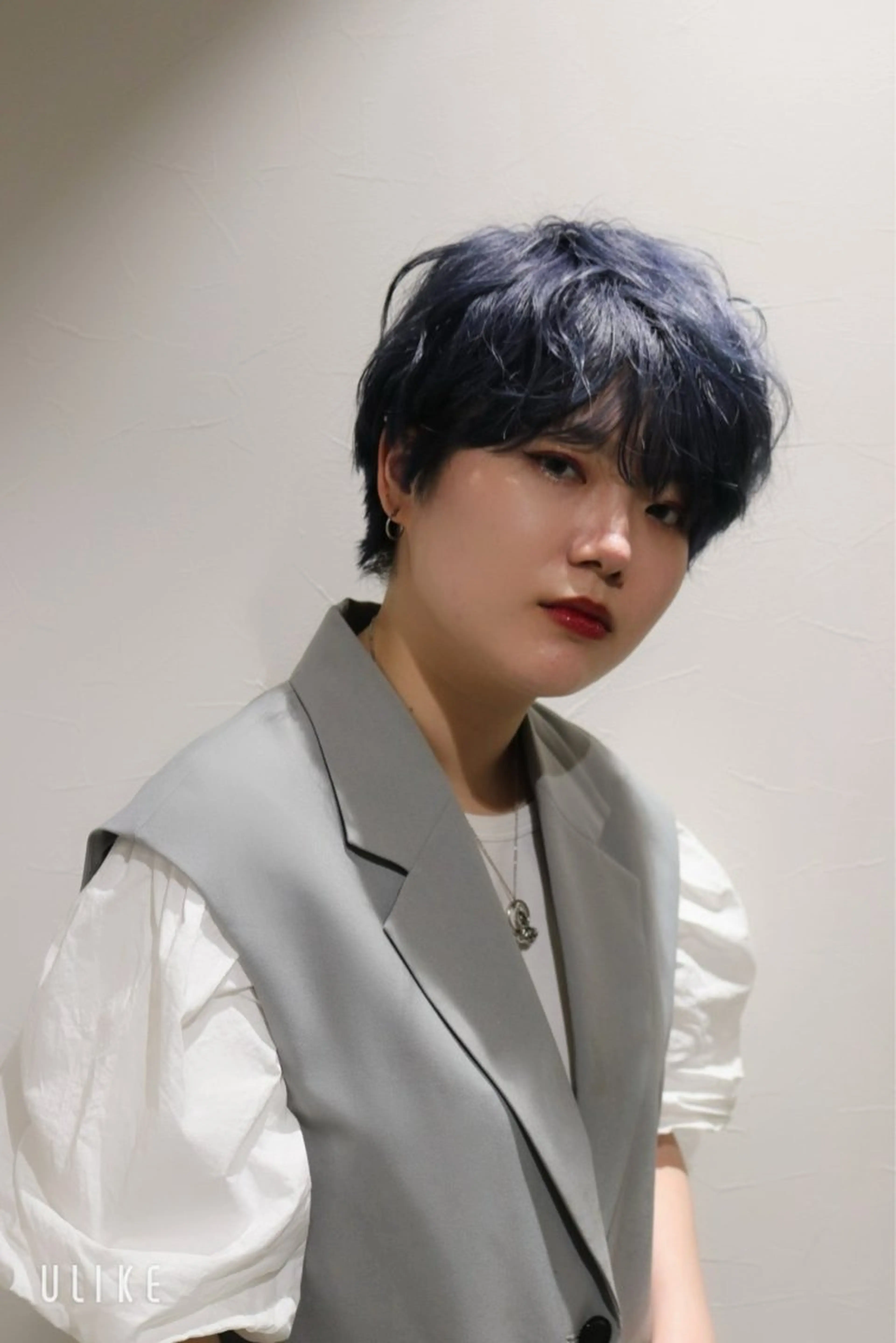 ショート カラー ネイビーカラー 福永 ちひろのヘアスタイル