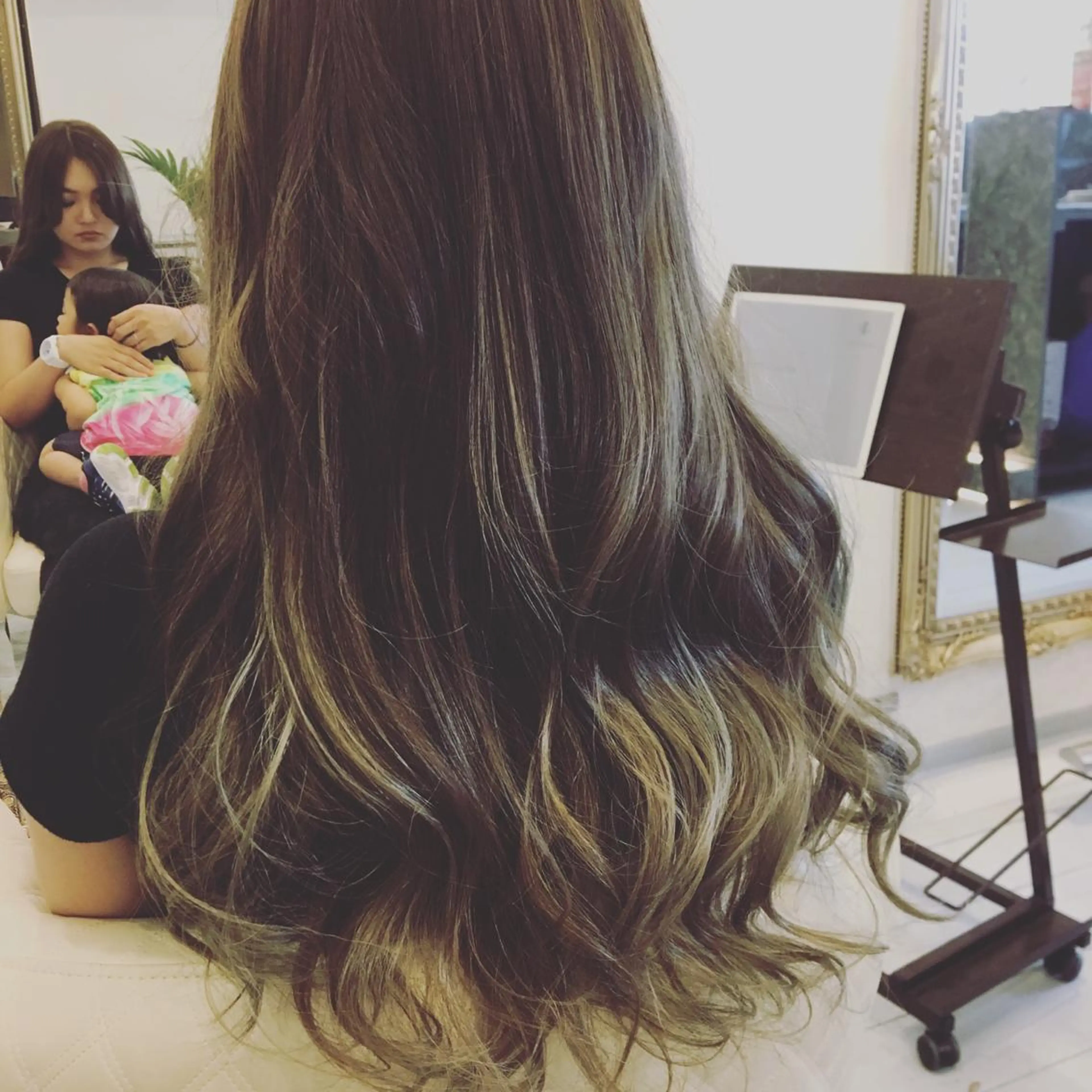 ロング ケアブリーチ&シール エクステの店和田翔莉のヘアスタイル