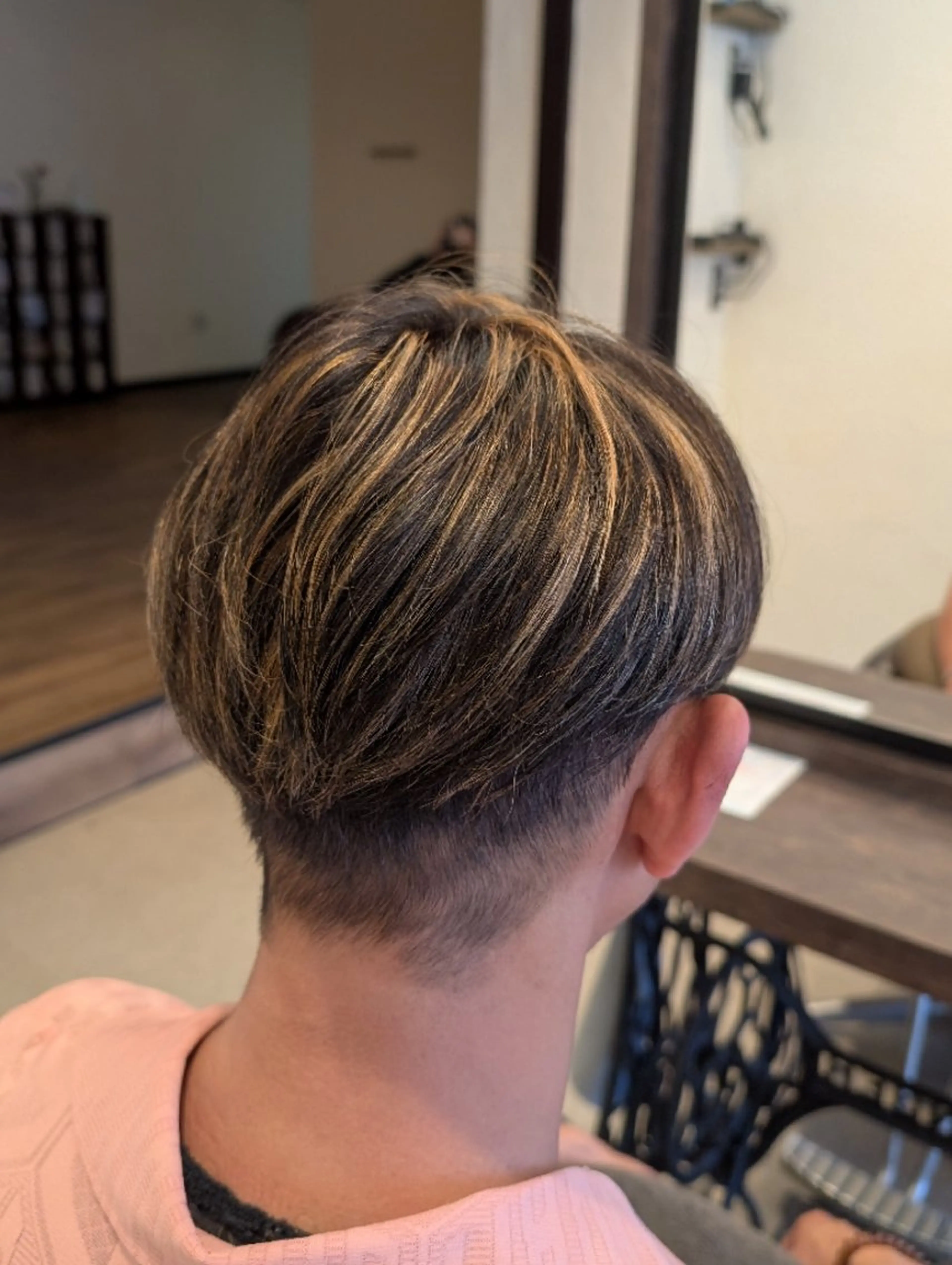 ショート カラー ヘアカラー 吉田 彩のヘアスタイル