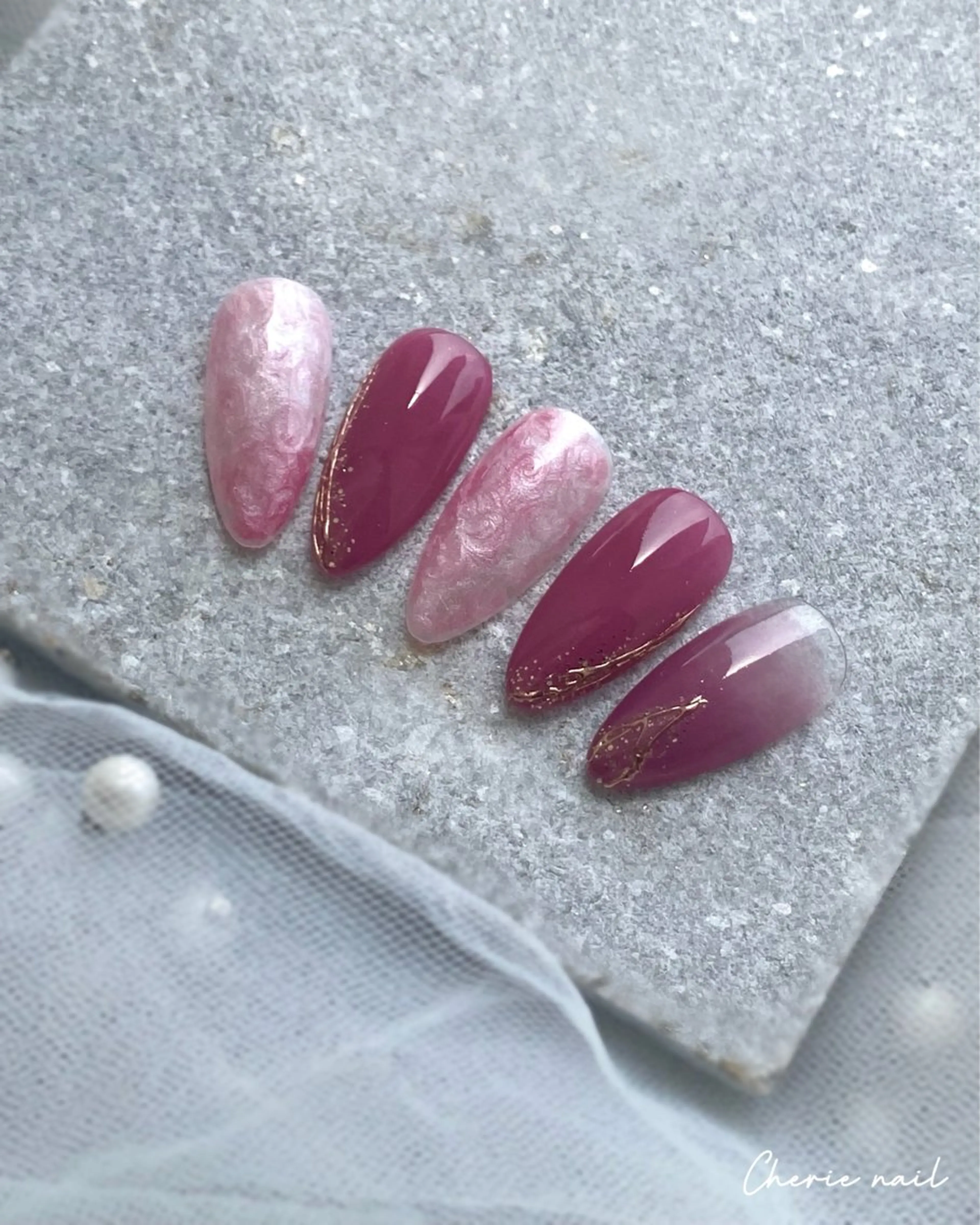ネイル ジェルネイル ミラーネイル ニュアンスネイル ピンク 春ネイル ハンドネイル Cherienail yunaのネイルデザイン