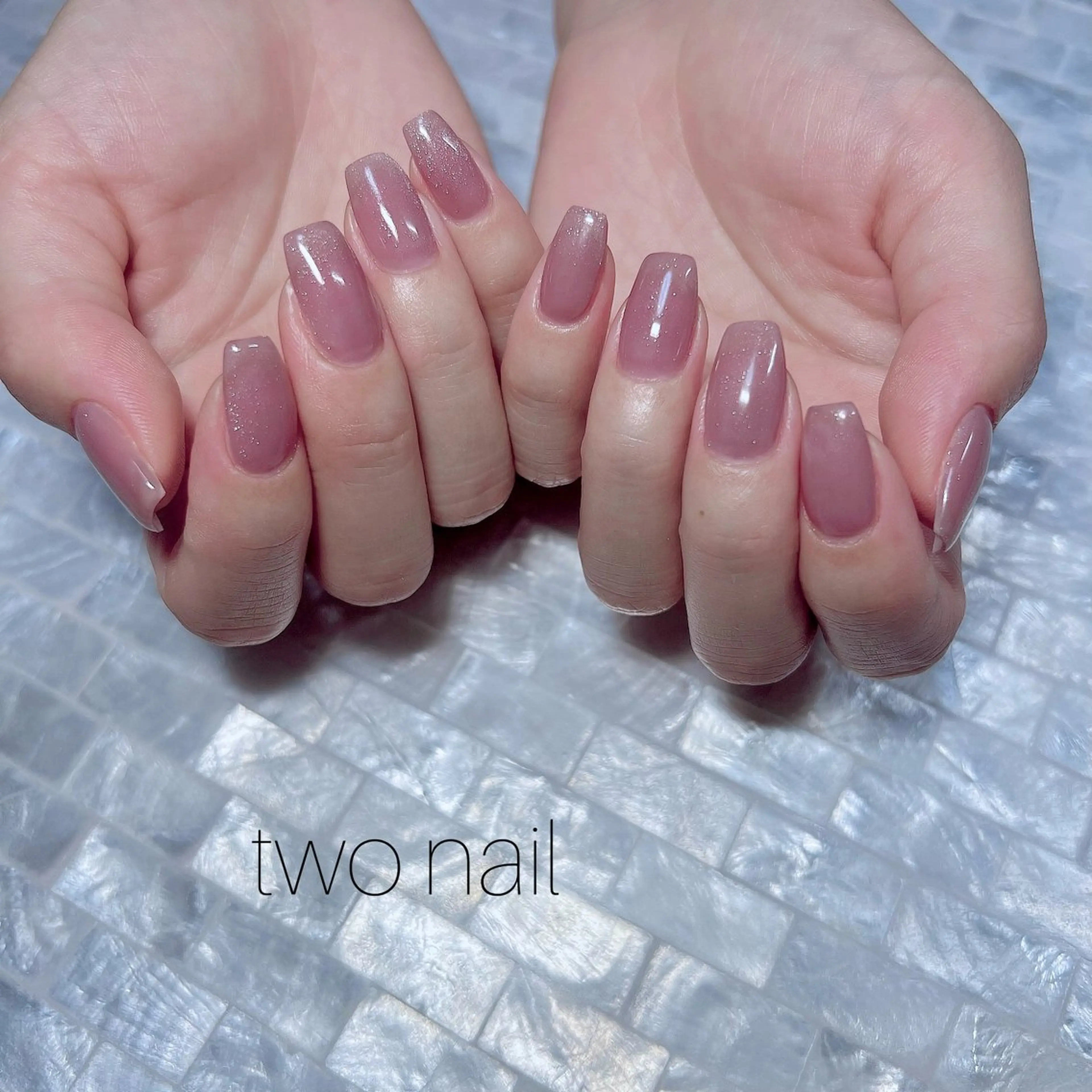 ネイル キラキラネイル マグネットネイル ネイルチップ ホワイト ハンドネイル two nailのネイルデザイン