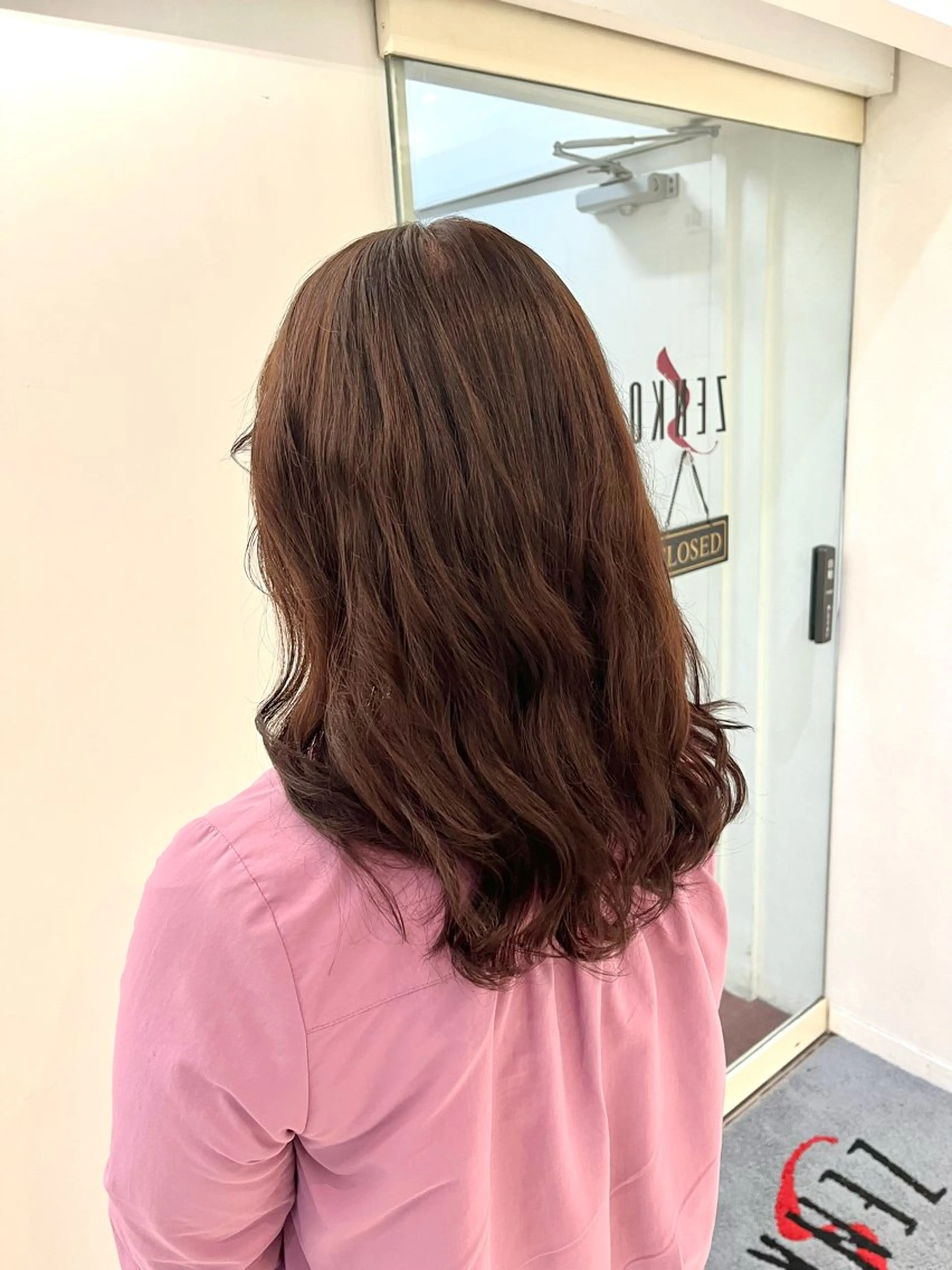 ロング 韓国風ヘア トリートメント カット パーマ トリートメント コテ巻き風パーマ 藤澤　知彌のヘアスタイル